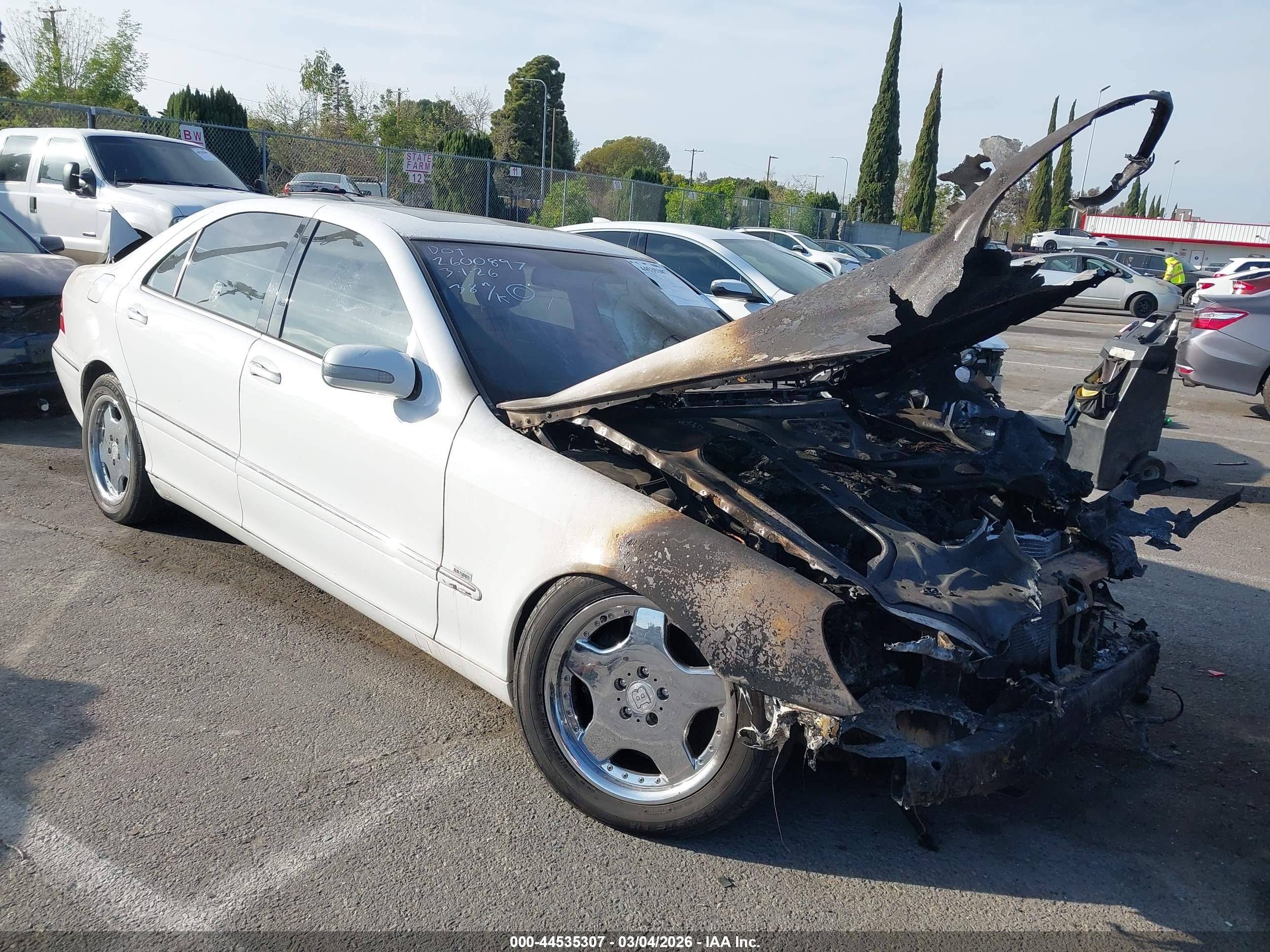 2001 Mercedes-benz S 600   White vin: WDBNG78J71A215618