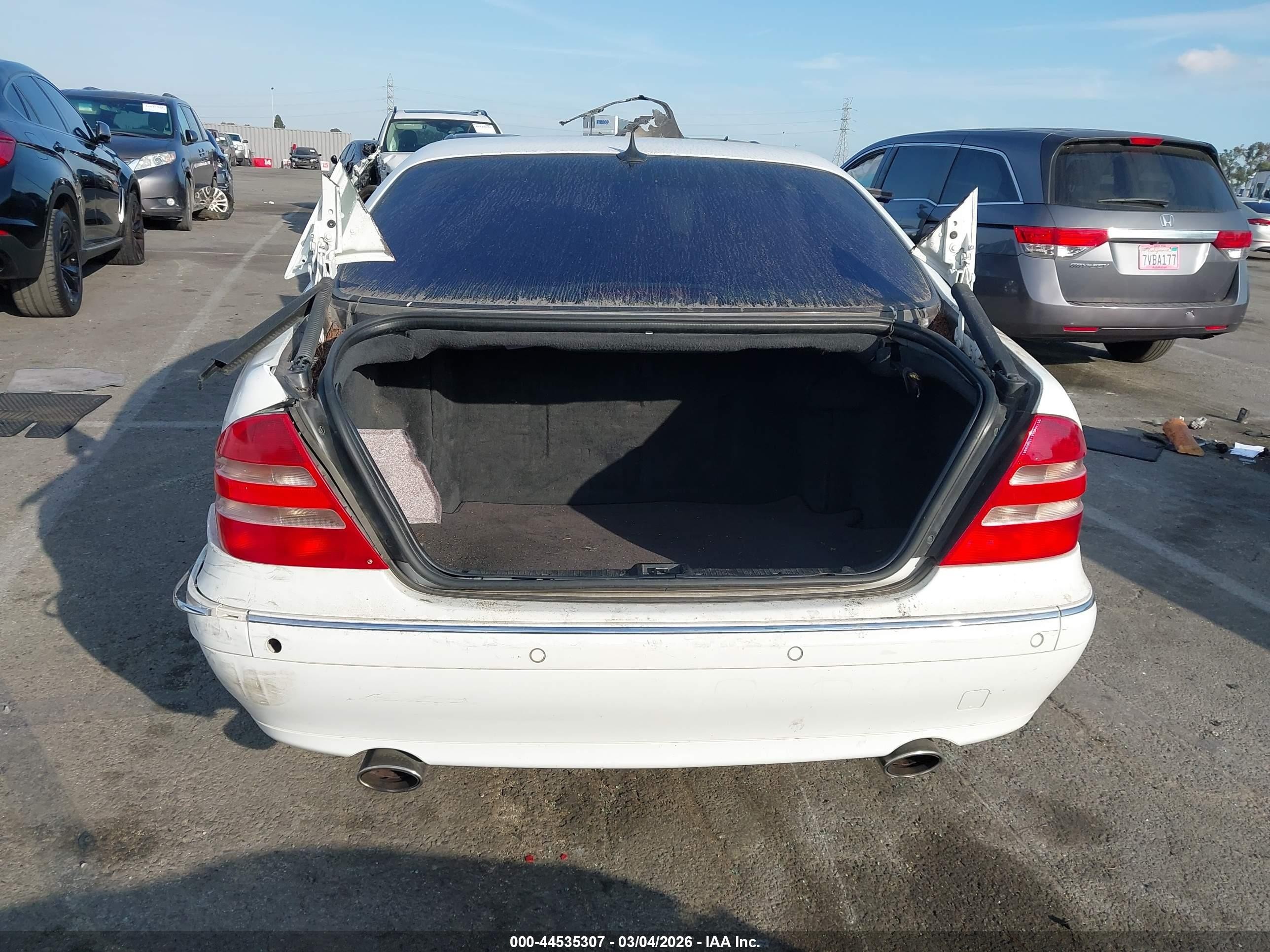 2001 Mercedes-benz S 600   White vin: WDBNG78J71A215618