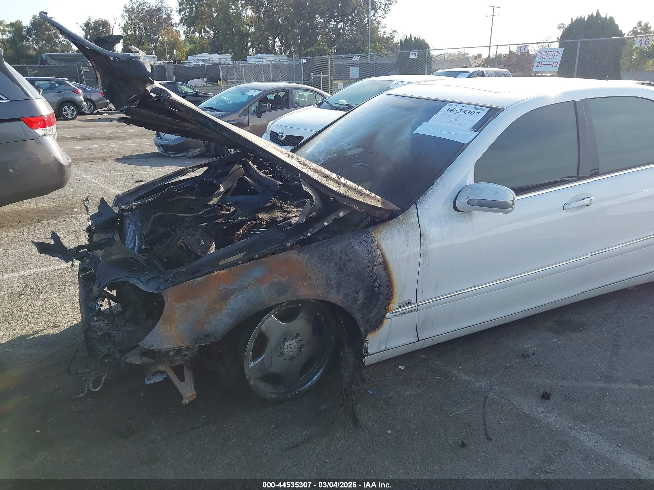 2001 Mercedes-benz S 600   White vin: WDBNG78J71A215618