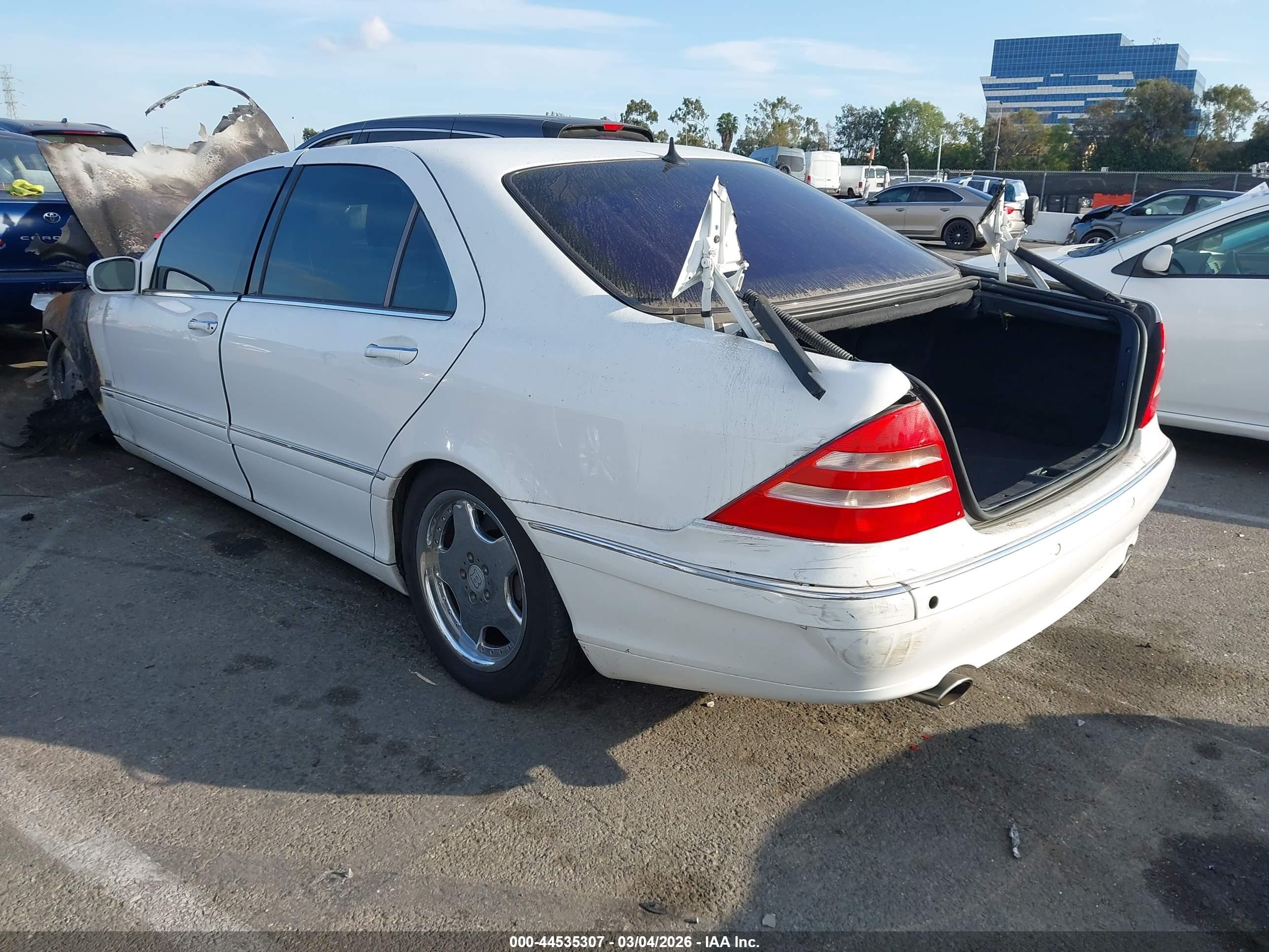2001 Mercedes-benz S 600   White vin: WDBNG78J71A215618