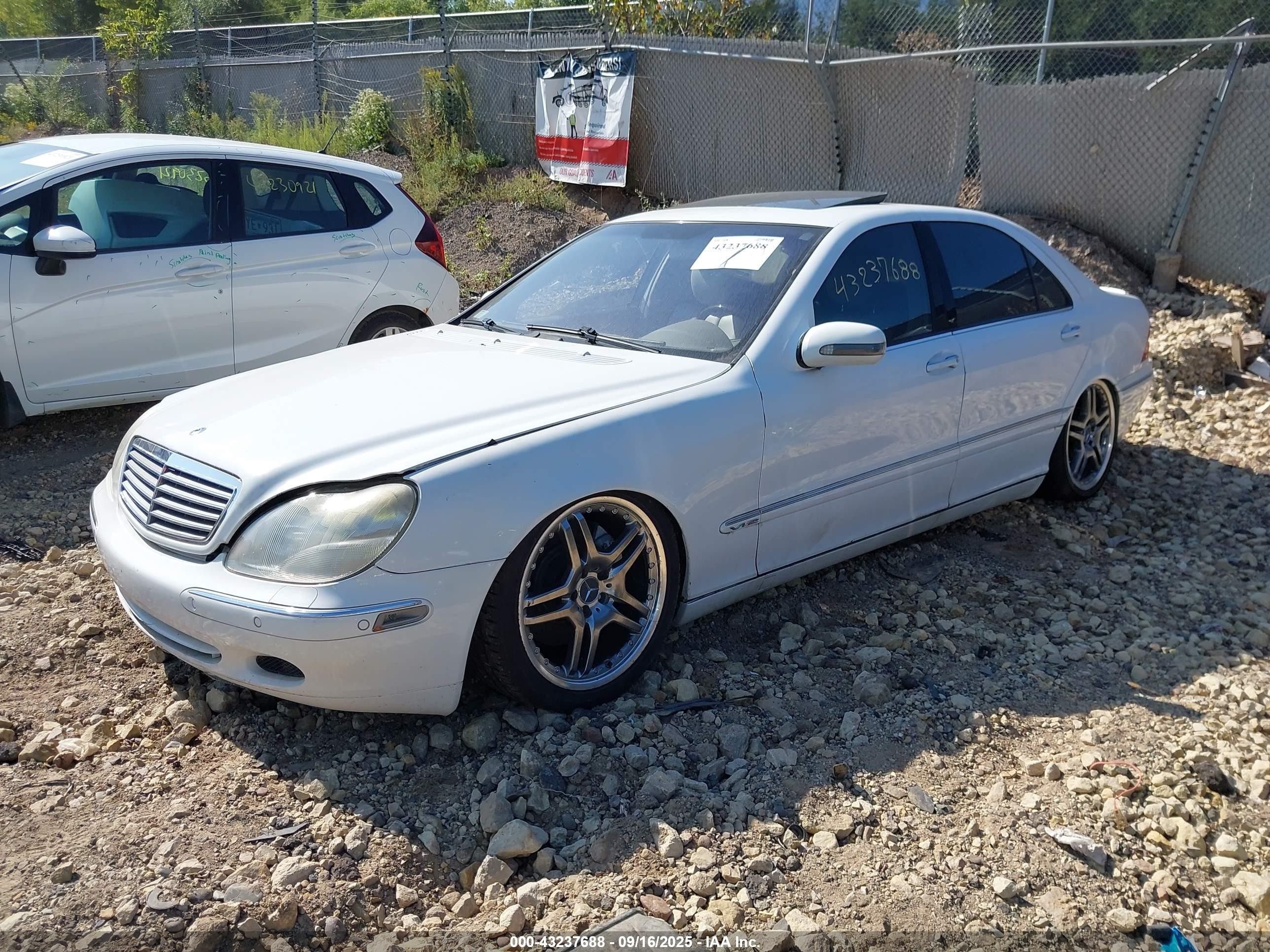 2001 Mercedes-benz S 600   White vin: WDBNG78J81A200805
