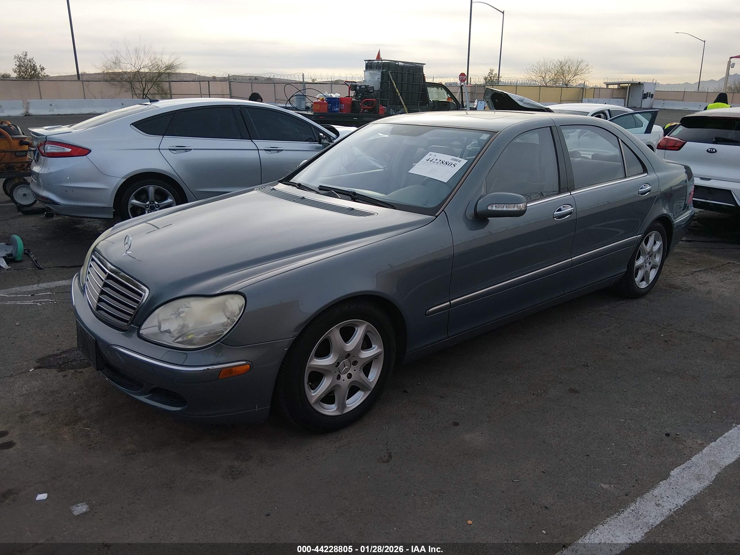 2004 Mercedes-benz S 500 4matic Light Blue vin: WDBNG84J64A414420