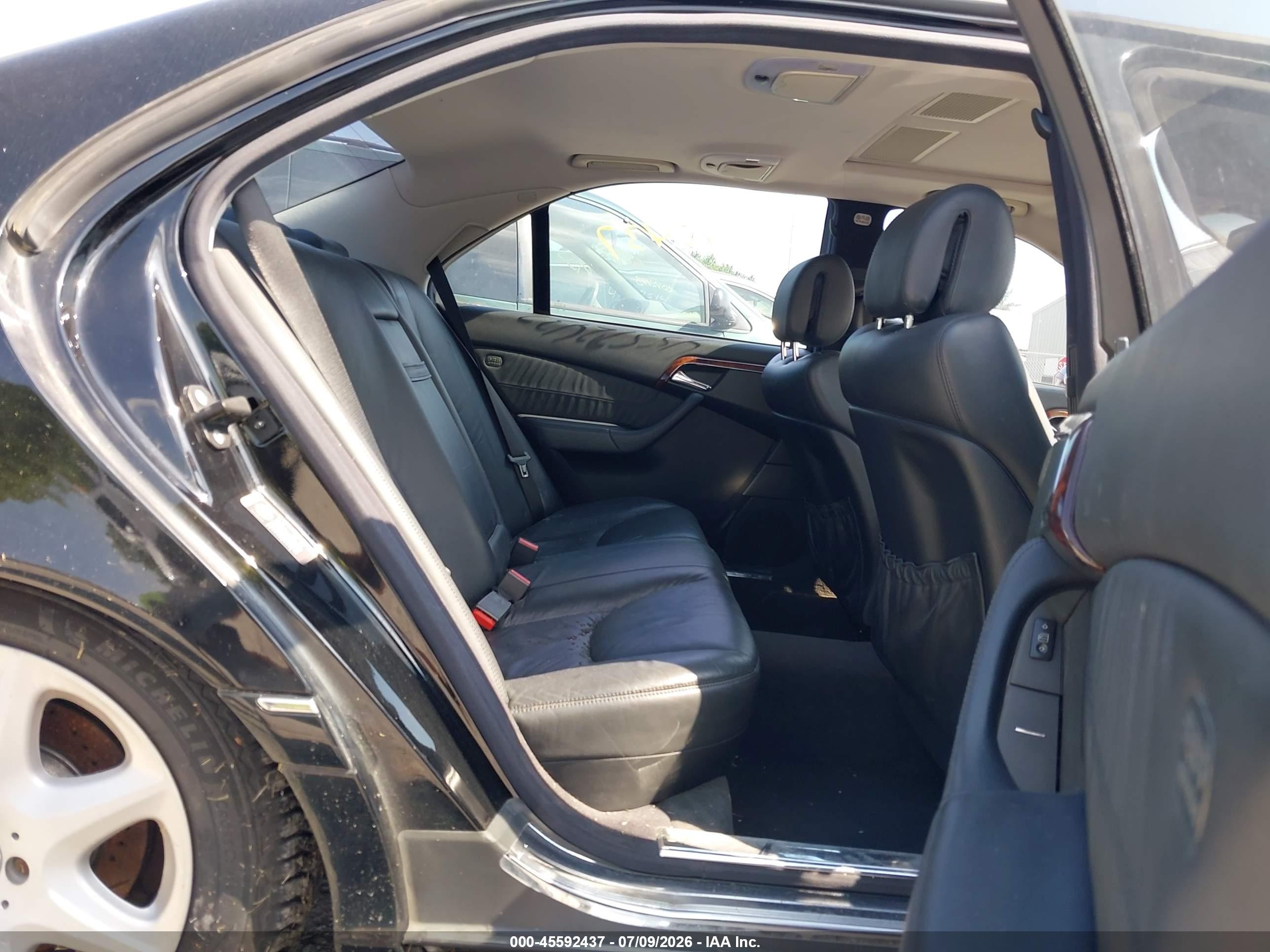 2005 Mercedes-benz S 500 4matic Black vin: WDBNG84J65A448066