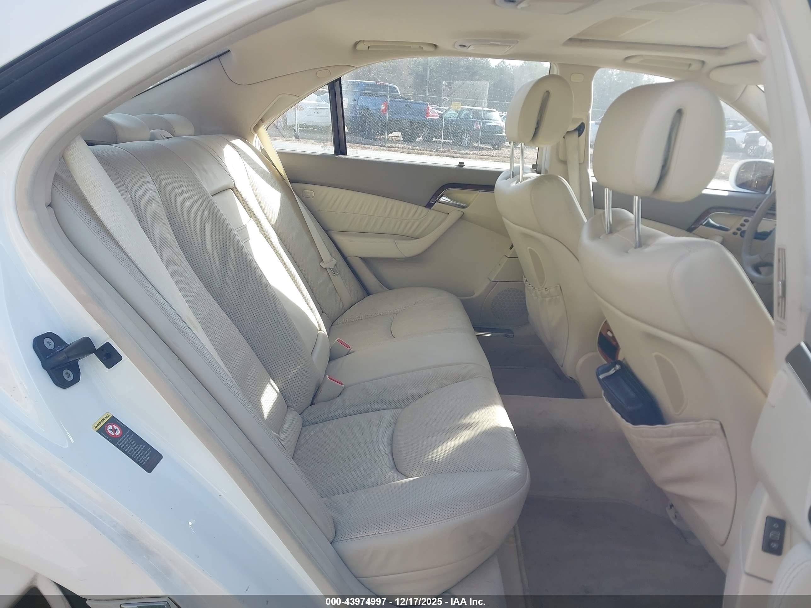 2006 Mercedes-benz S 500 4matic White vin: WDBNG84J76A475178