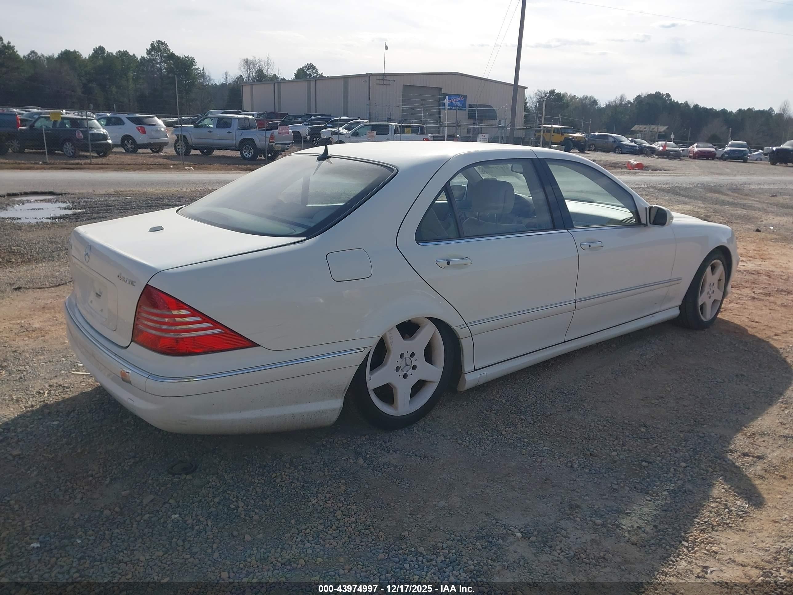 2006 Mercedes-benz S 500 4matic White vin: WDBNG84J76A475178