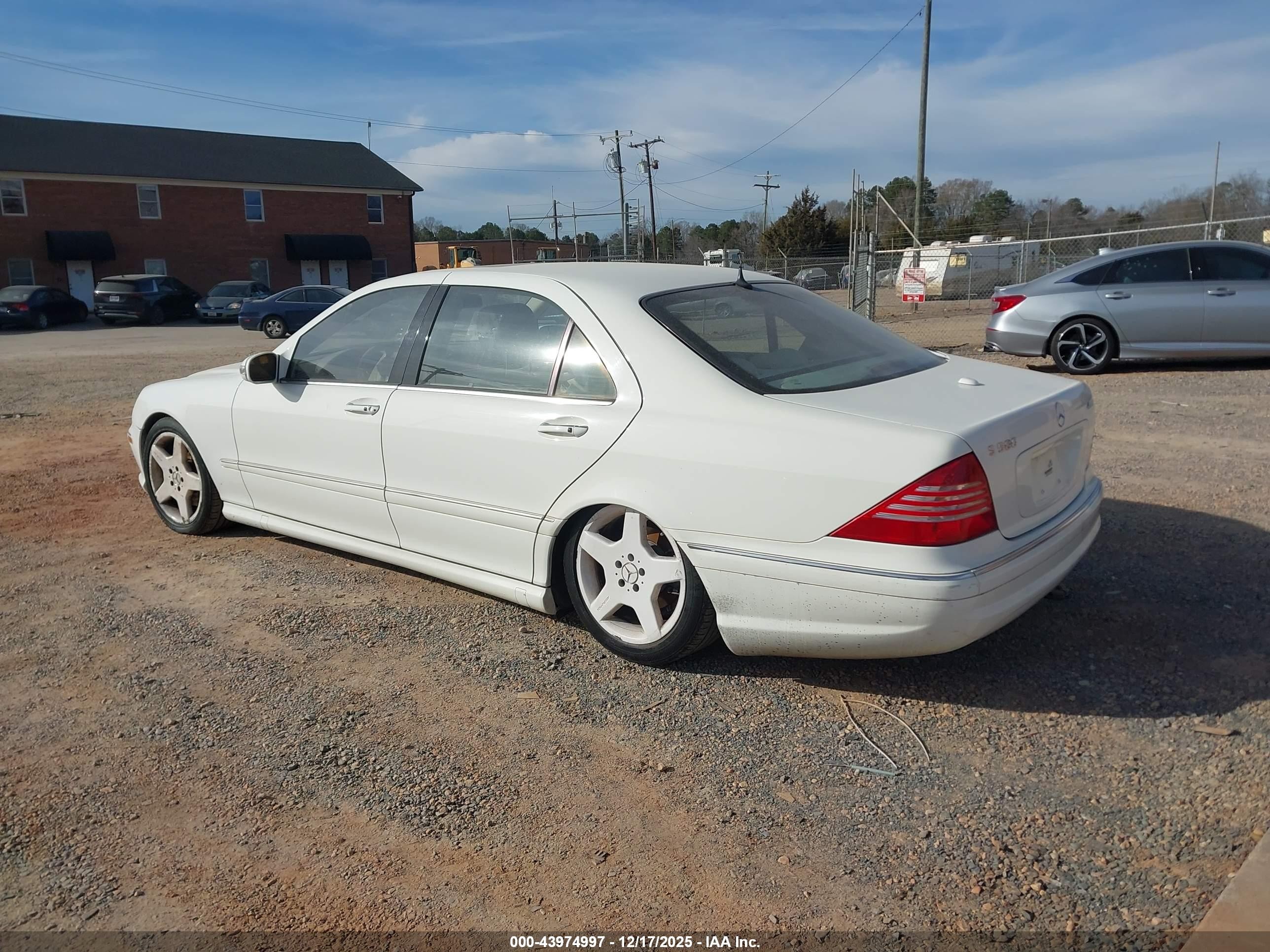 2006 Mercedes-benz S 500 4matic White vin: WDBNG84J76A475178
