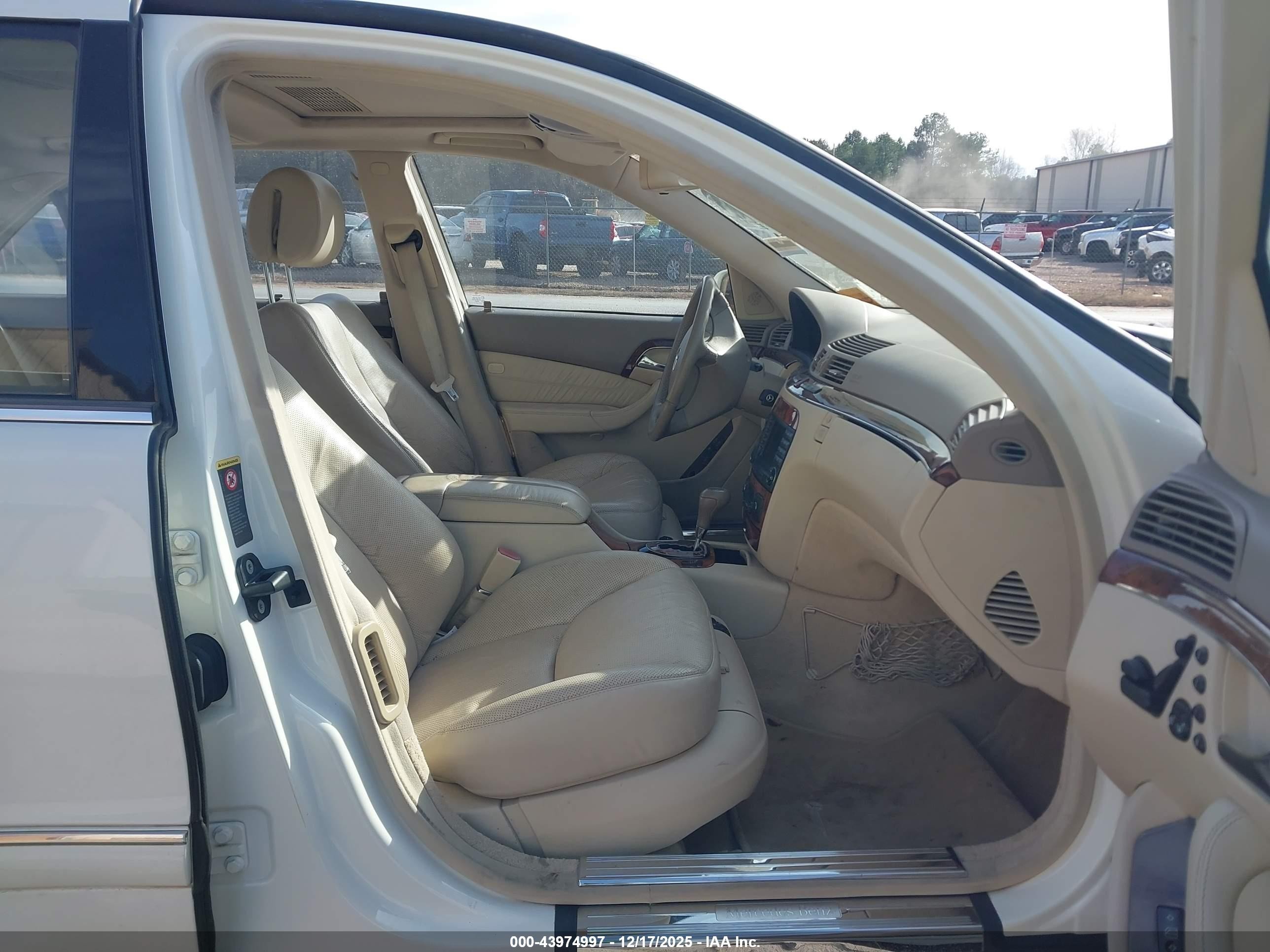 2006 Mercedes-benz S 500 4matic White vin: WDBNG84J76A475178