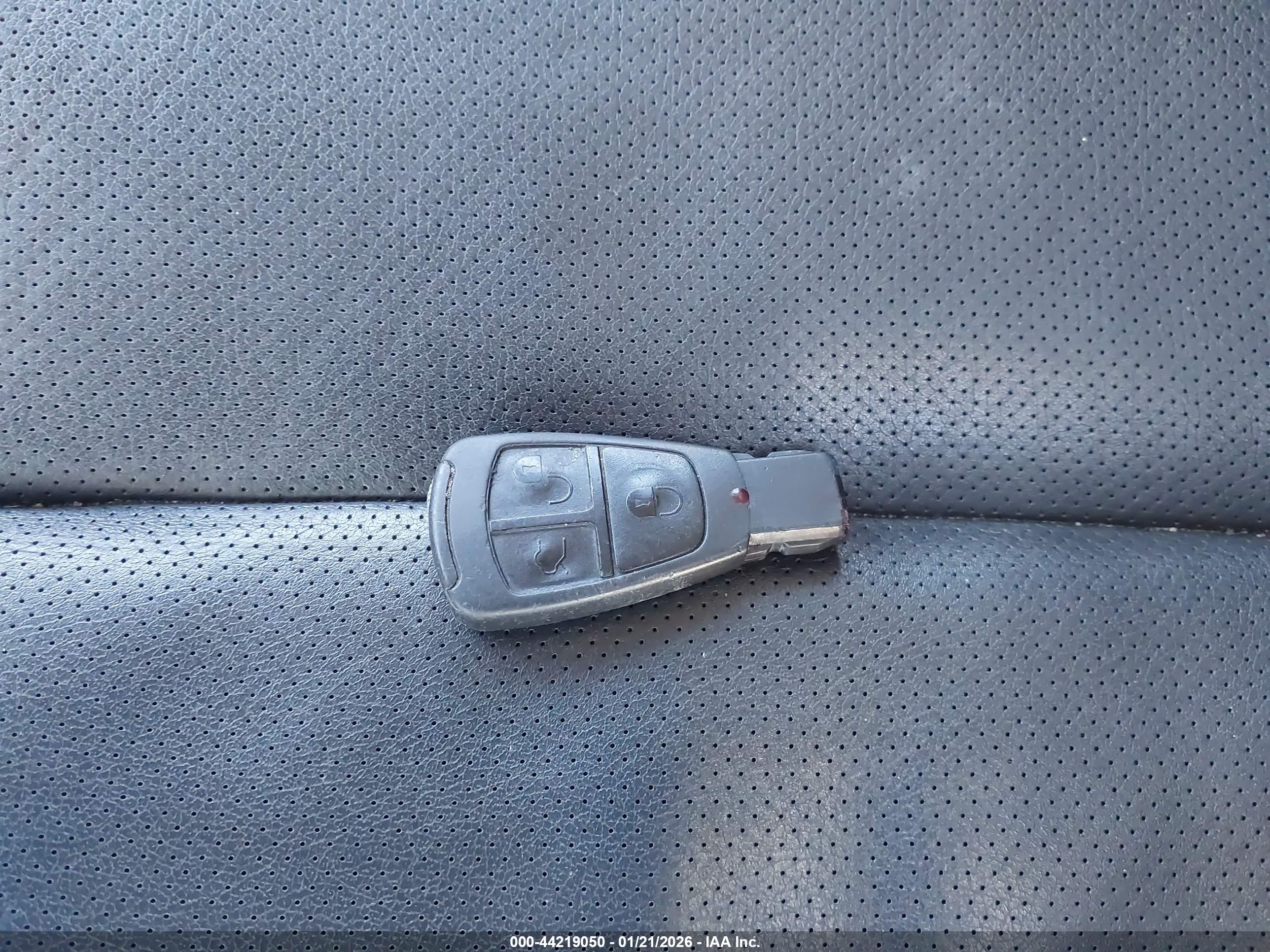 2000 Mercedes-benz Cl 500   Silver vin: WDBPJ75J6YA002278