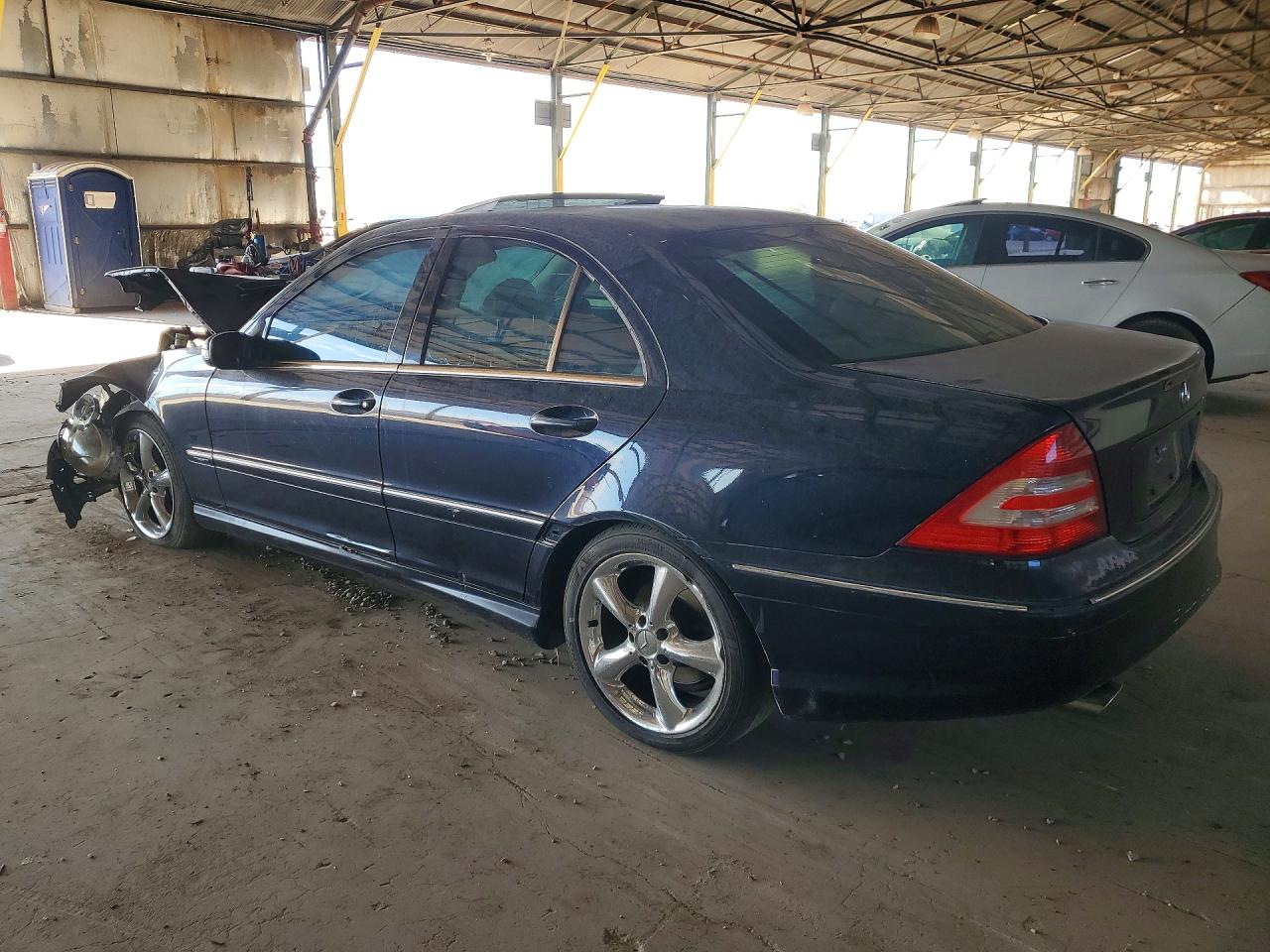 2005 Mercedes-benz C 230k Sport Sedan Синий vin: WDBRF40J05F606701