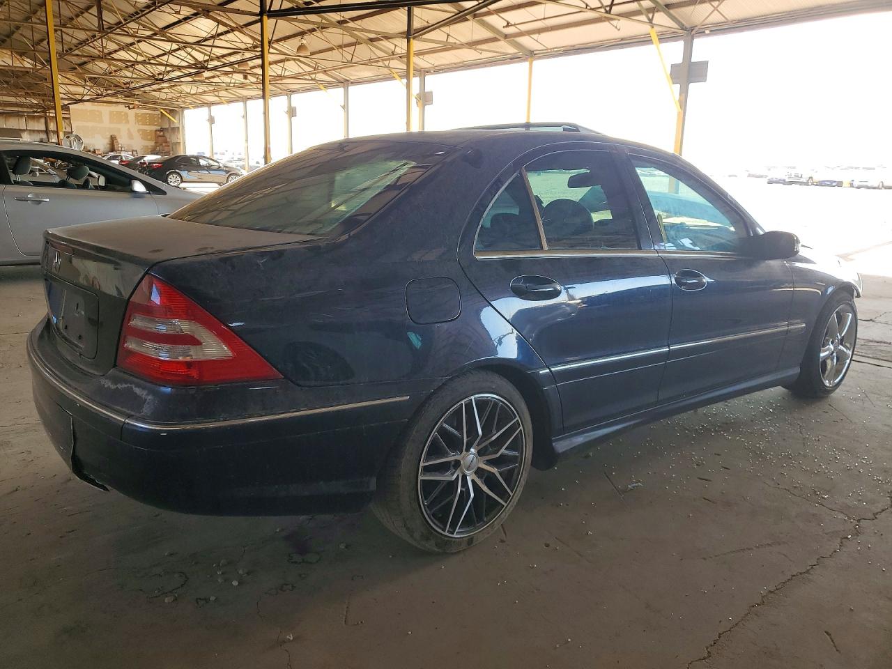 2005 Mercedes-benz C 230k Sport Sedan Синий vin: WDBRF40J05F606701