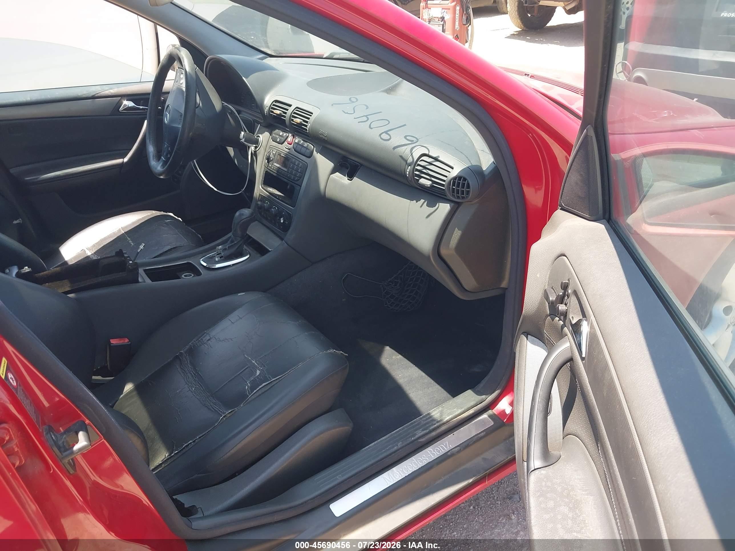 2004 Mercedes-benz C 230 Kompressor Sport/sport Красный vin: WDBRF40J14F541808