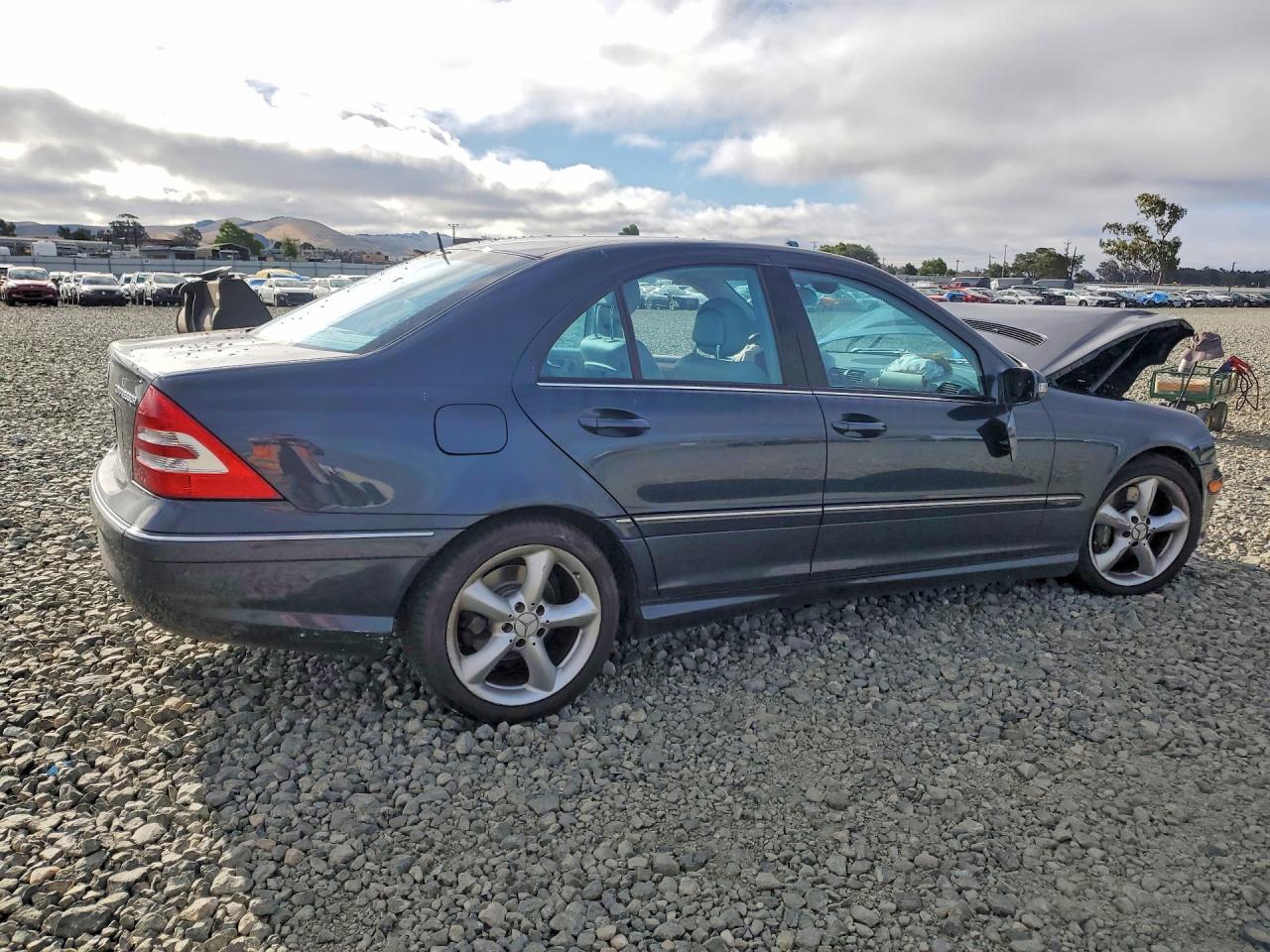 2005 Mercedes-benz C 230k Sport Sedan Синий vin: WDBRF40J15F715667