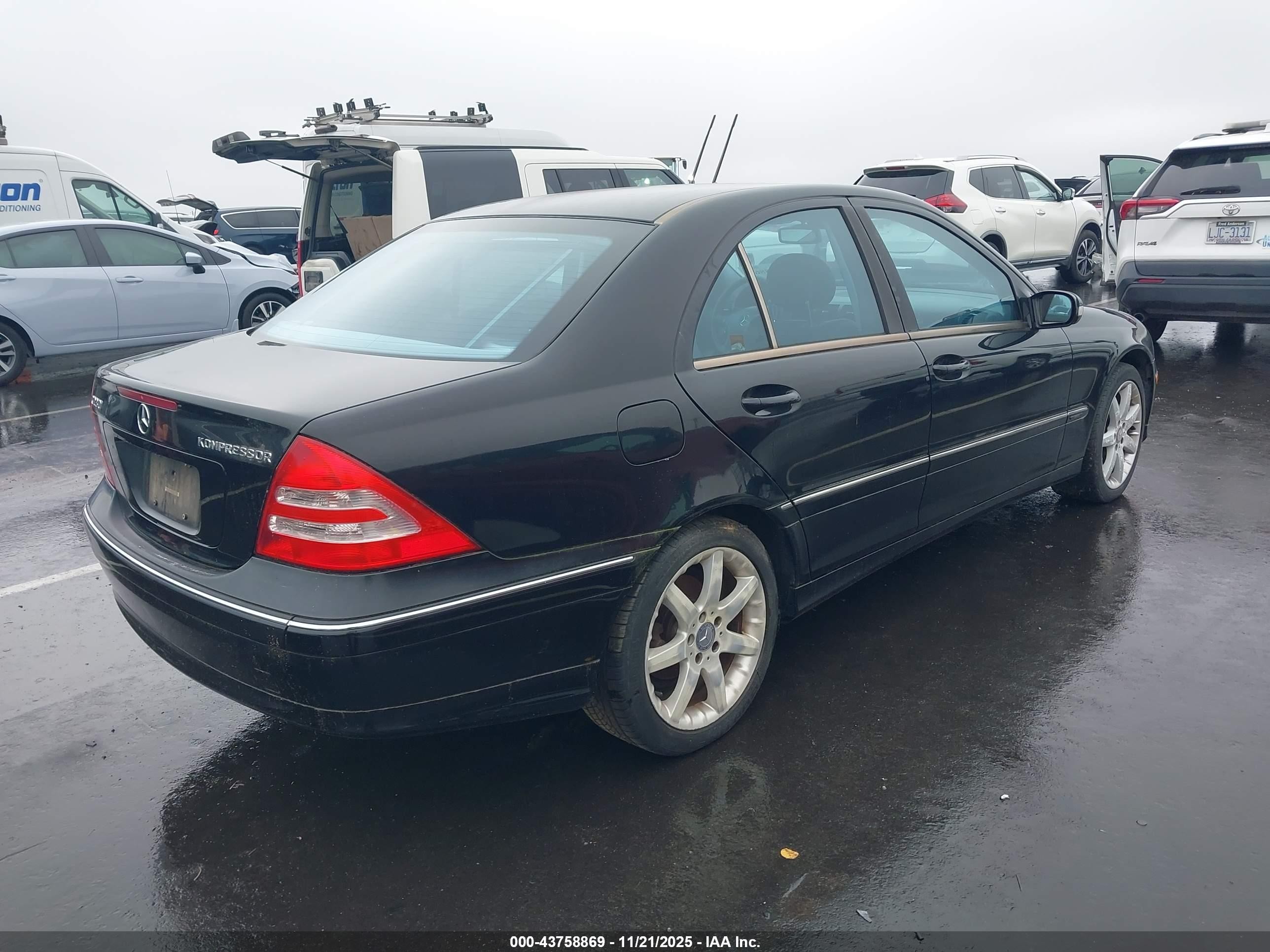 2004 Mercedes-benz C 230 Kompressor Sport/sport Черный vin: WDBRF40J24A556752