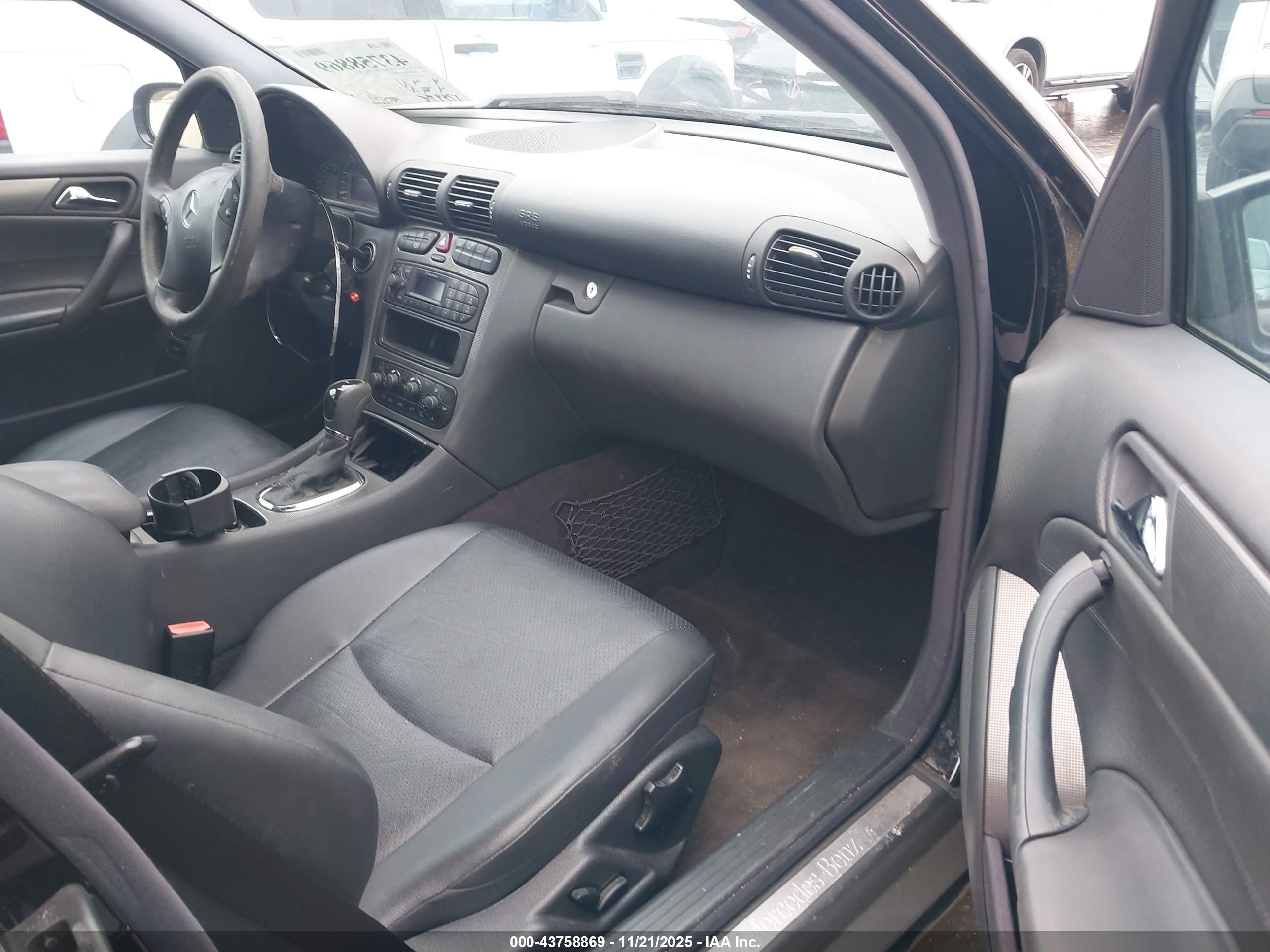 2004 Mercedes-benz C 230 Kompressor Sport/sport Черный vin: WDBRF40J24A556752