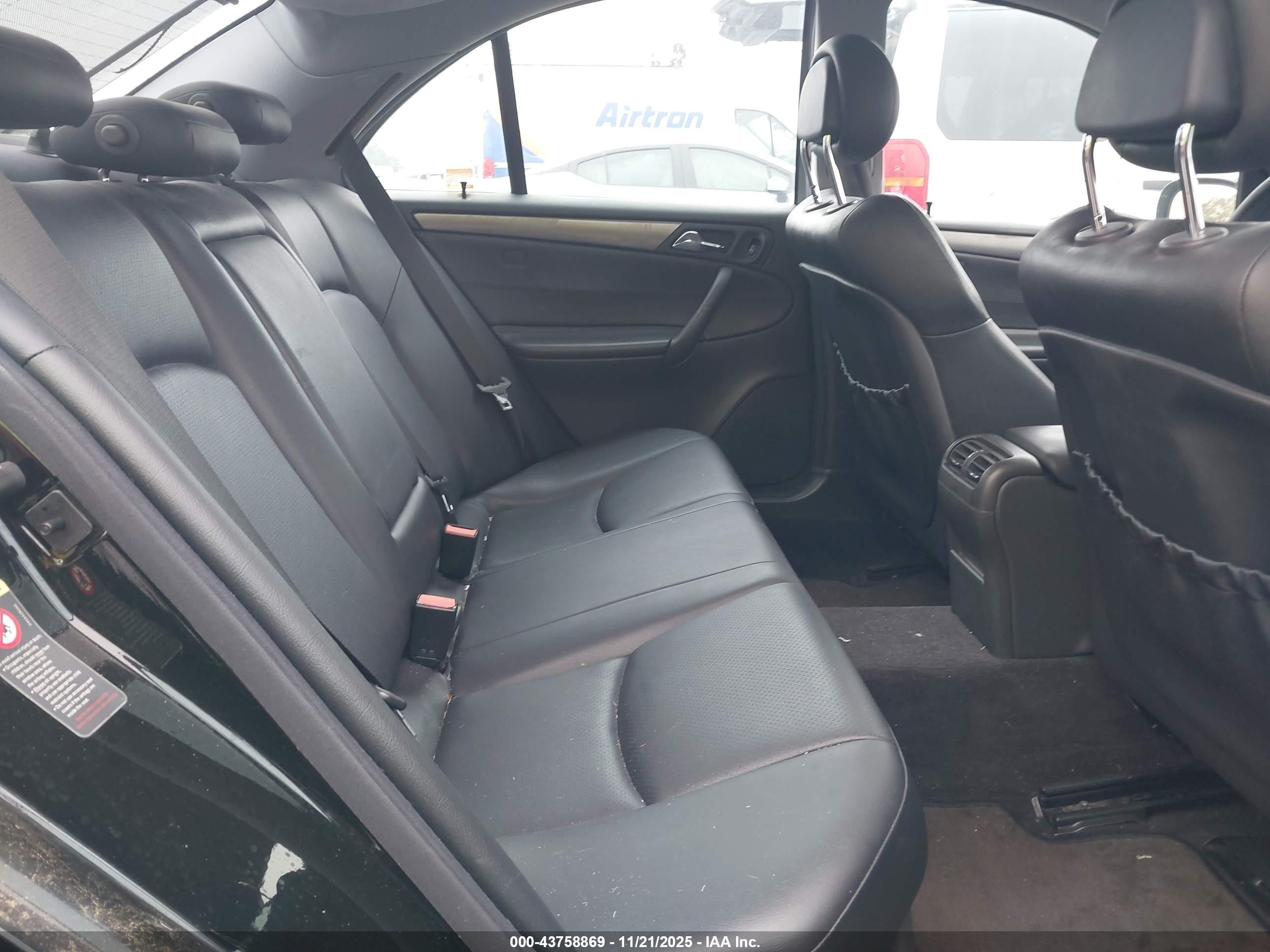 2004 Mercedes-benz C 230 Kompressor Sport/sport Черный vin: WDBRF40J24A556752