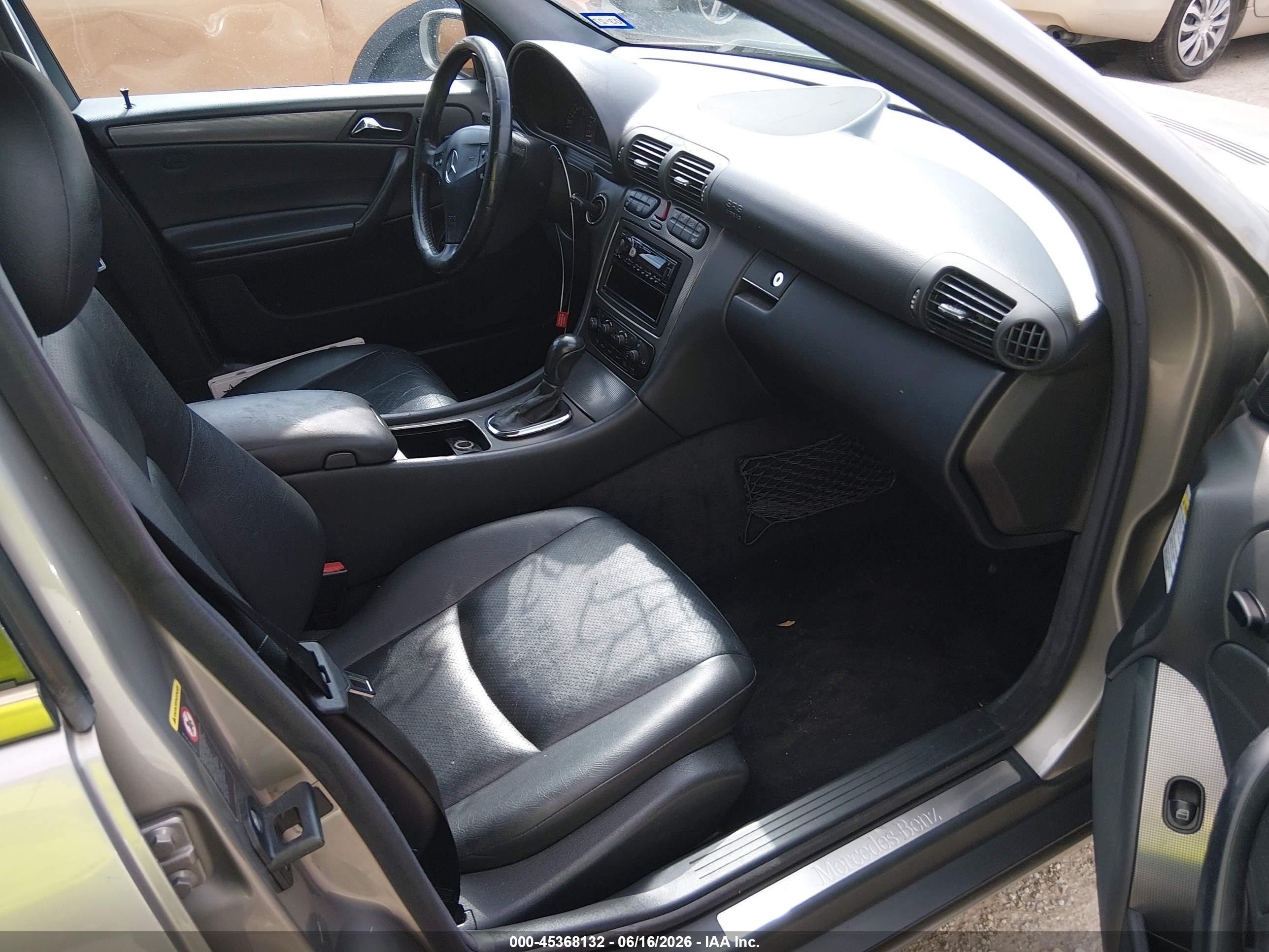 2004 Mercedes-benz C 230 Kompressor Sport/sport Серый vin: WDBRF40J24F502757