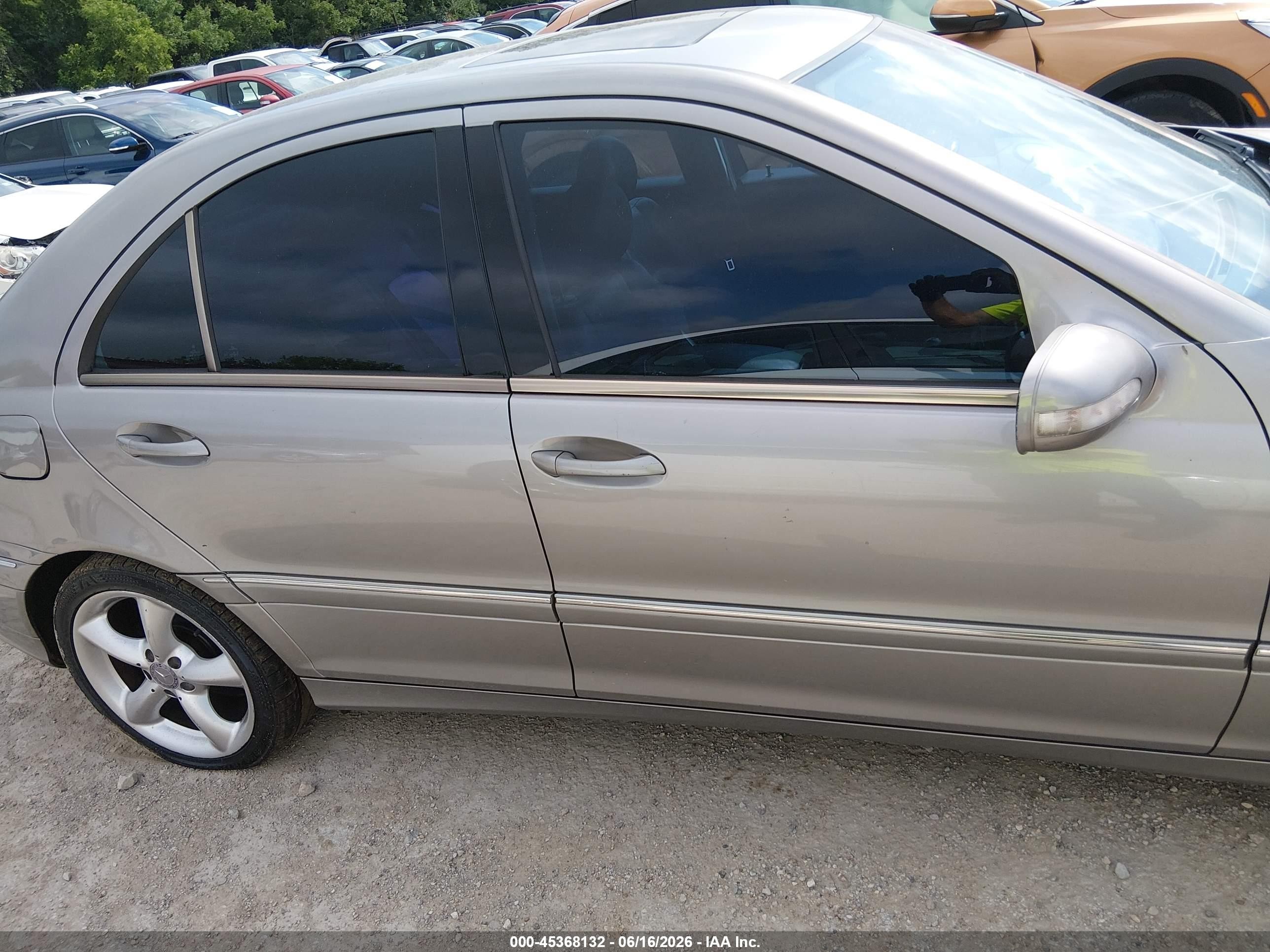 2004 Mercedes-benz C 230 Kompressor Sport/sport Серый vin: WDBRF40J24F502757