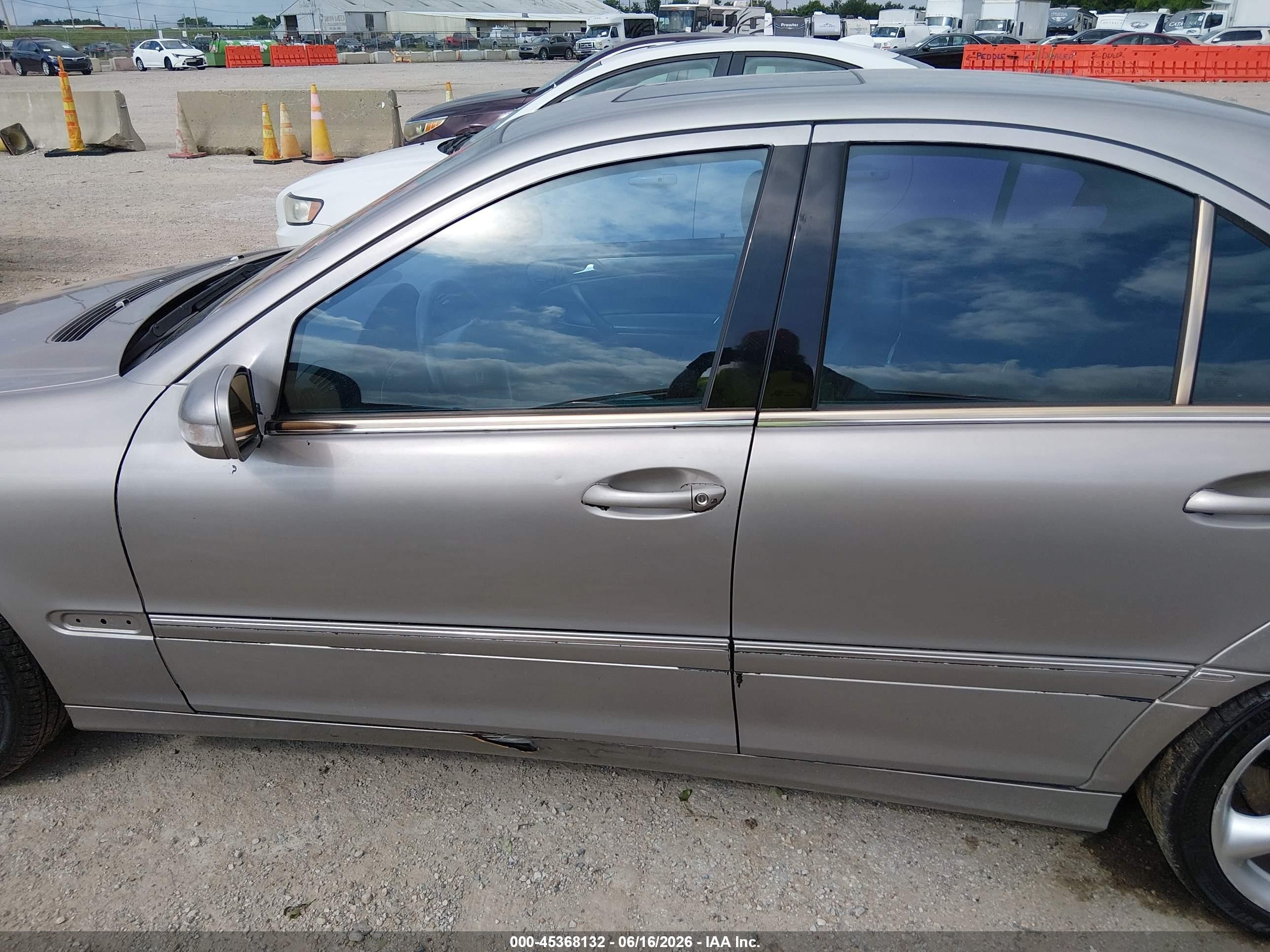 2004 Mercedes-benz C 230 Kompressor Sport/sport Серый vin: WDBRF40J24F502757