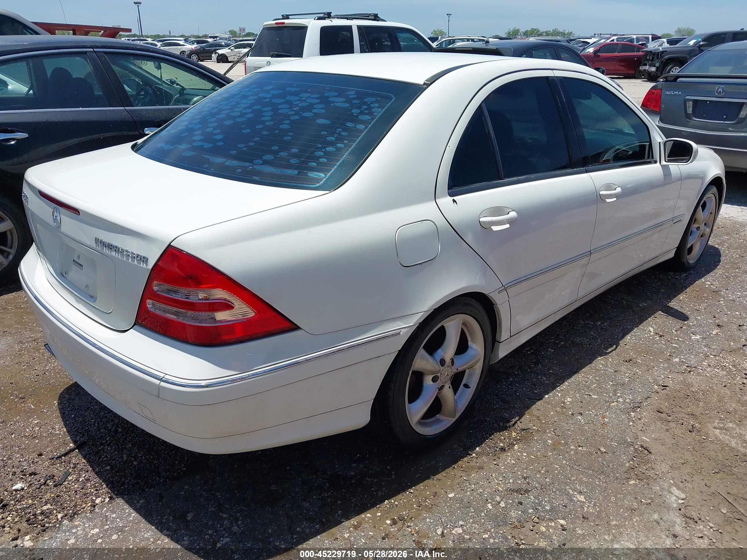 2004 Mercedes-benz C 230 Kompressor Sport/sport White vin: WDBRF40J24F530056