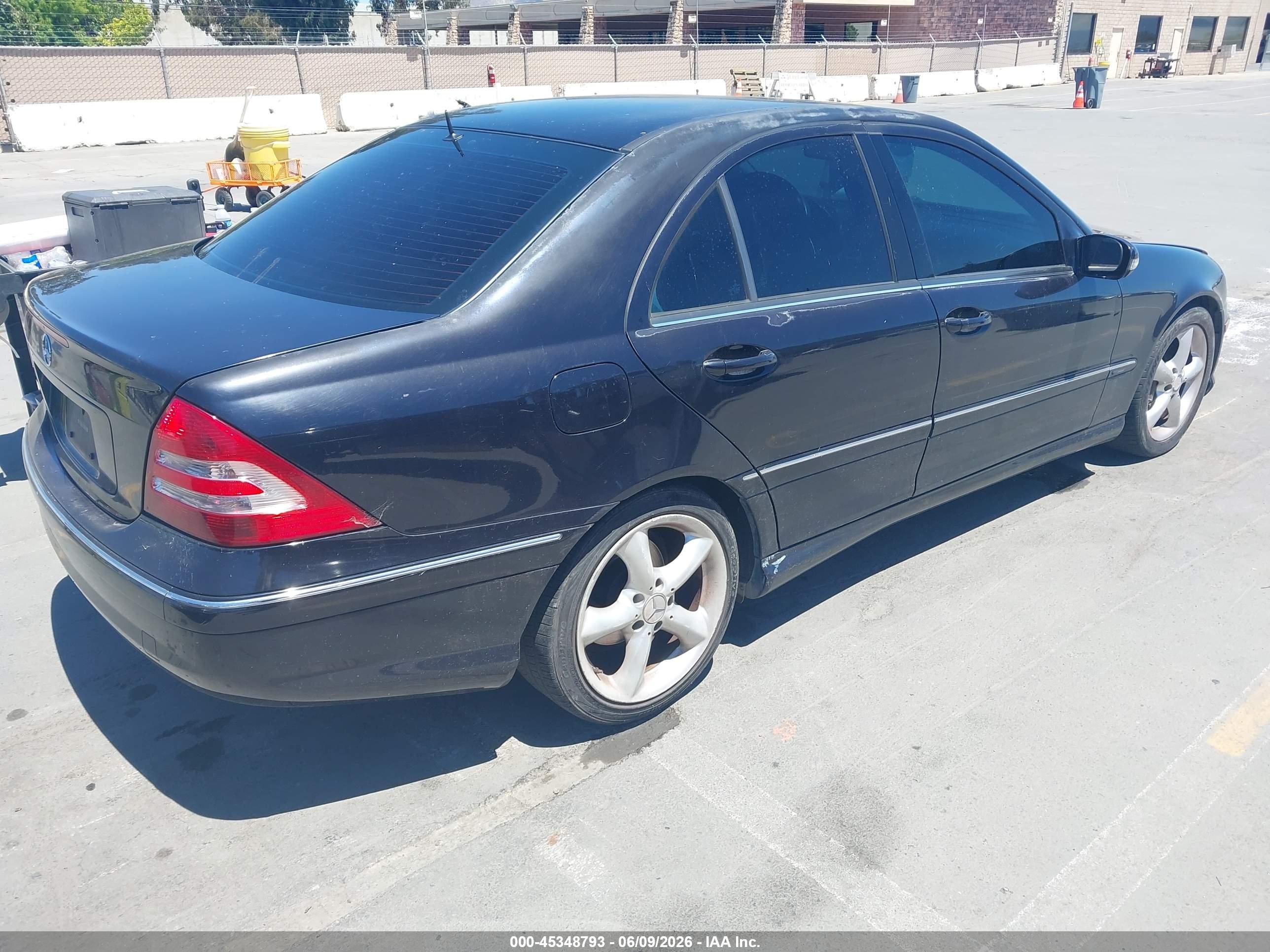 2005 Mercedes-benz C 230 Kompressor Sport Синий vin: WDBRF40J25A750070