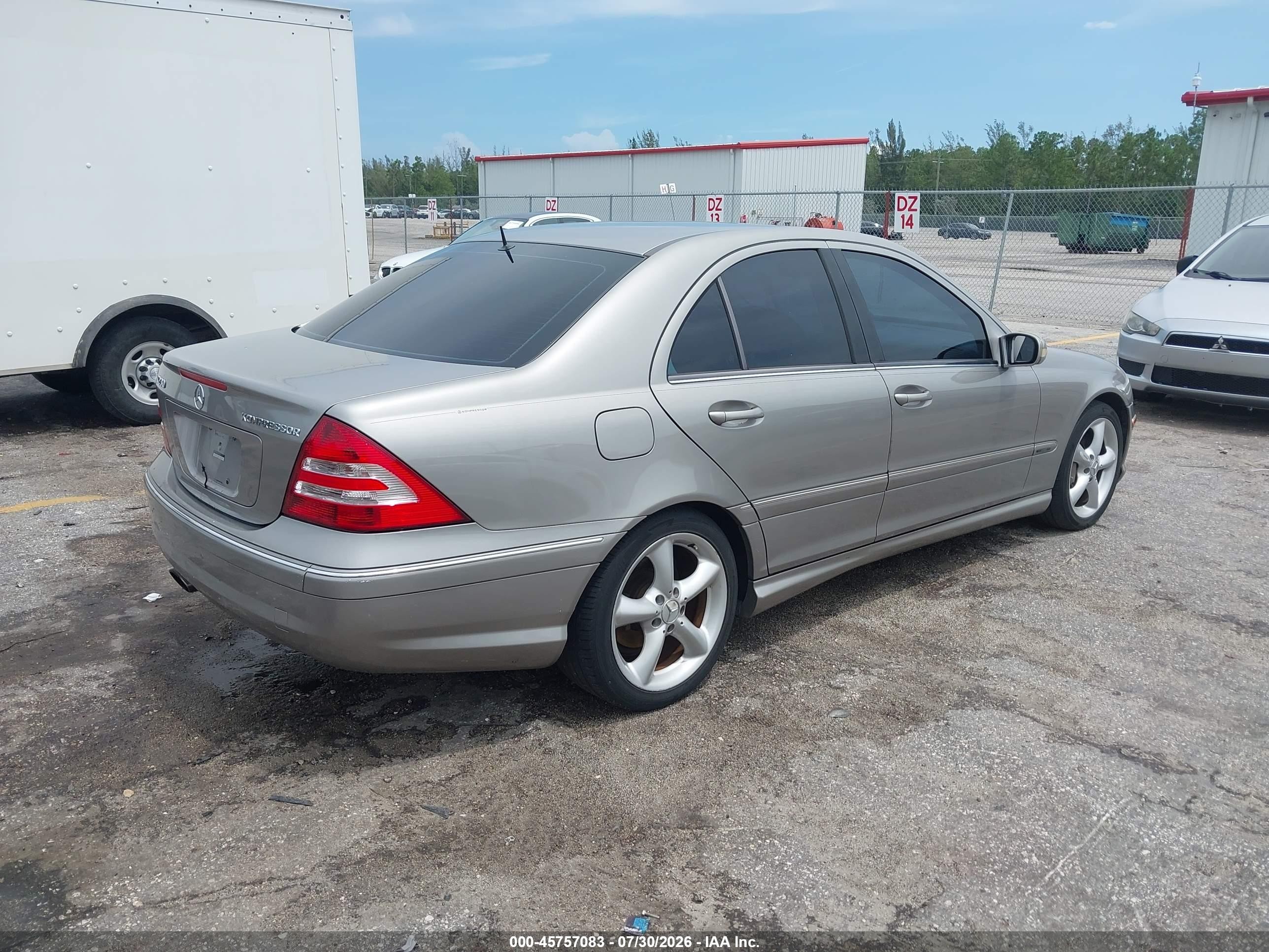 2005 Mercedes-benz C 230 Kompressor Sport Gold vin: WDBRF40J25F603315