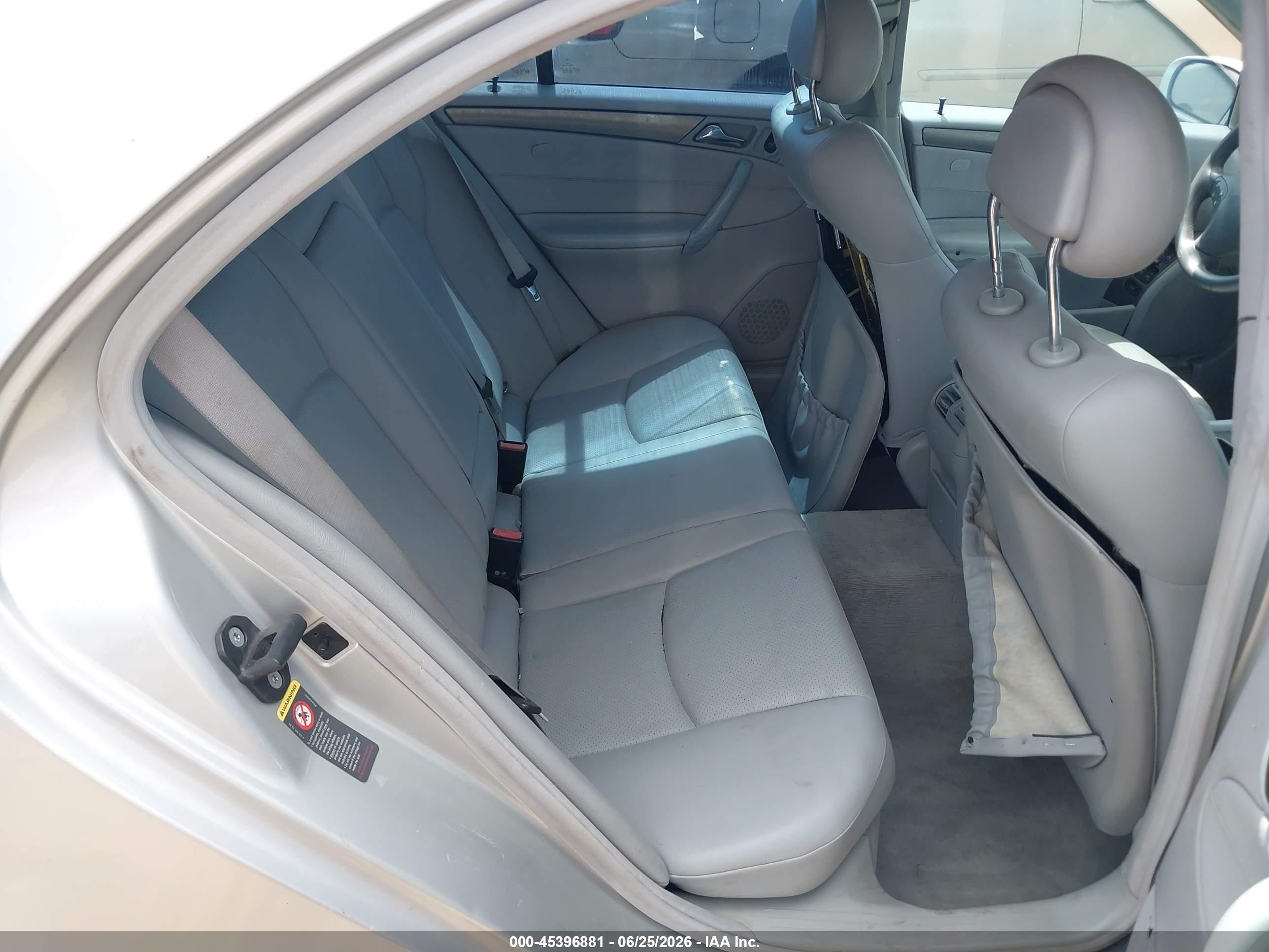 2003 Mercedes-benz C 230 Kompressor Sport Серебряный vin: WDBRF40J33A473197