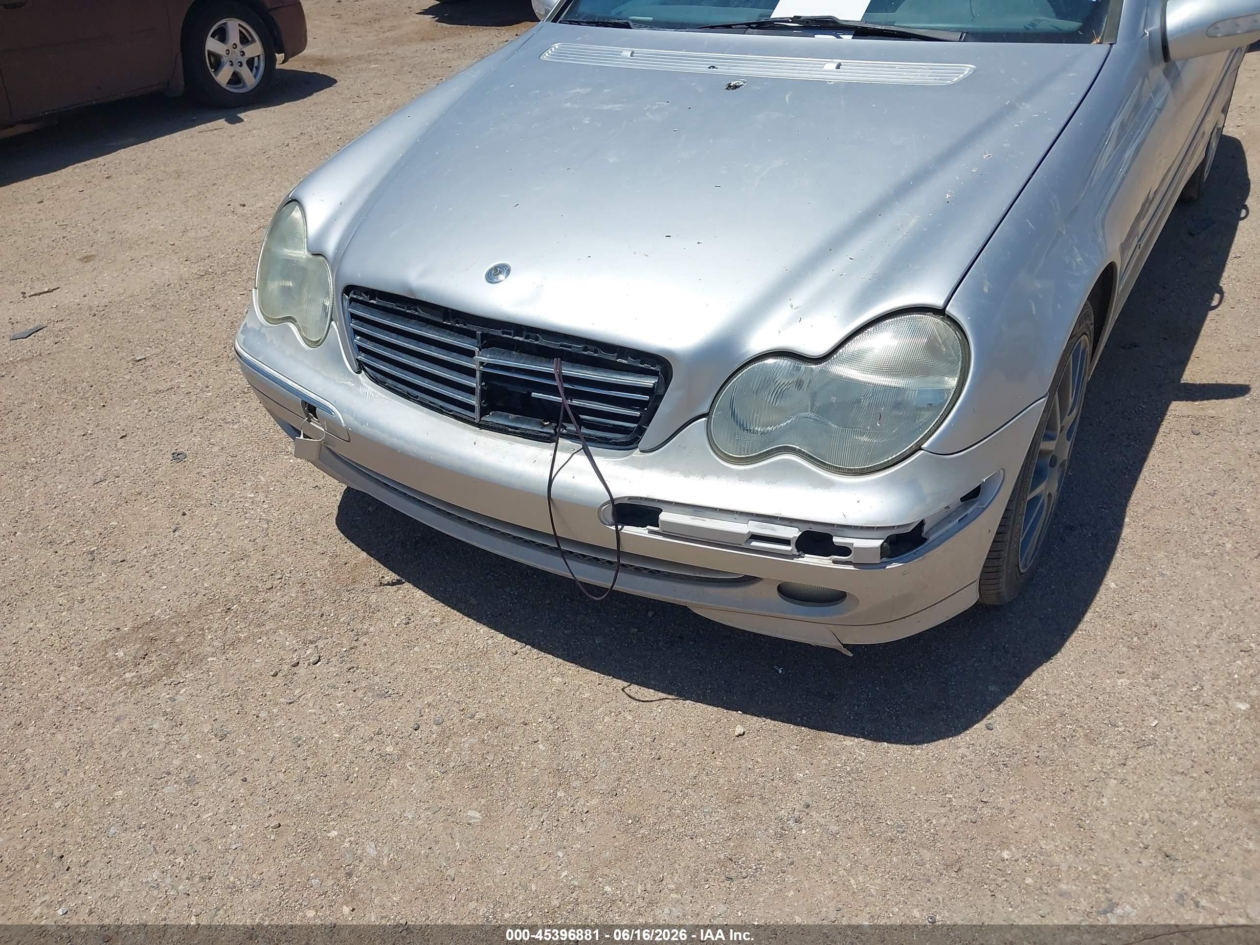 2003 Mercedes-benz C 230 Kompressor Sport Серебряный vin: WDBRF40J33A473197