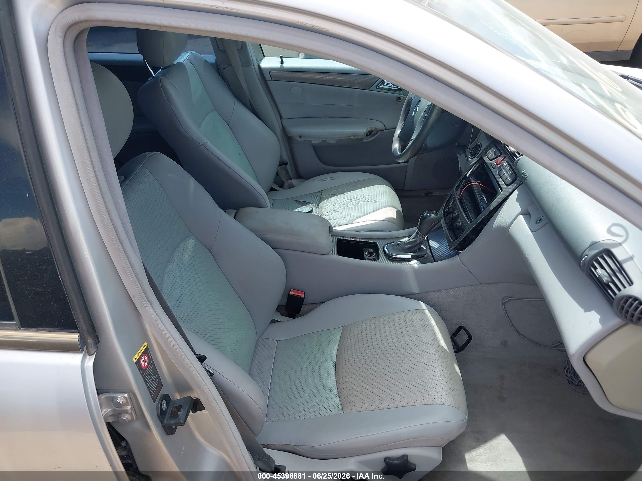 2003 Mercedes-benz C 230 Kompressor Sport Серебряный vin: WDBRF40J33A473197