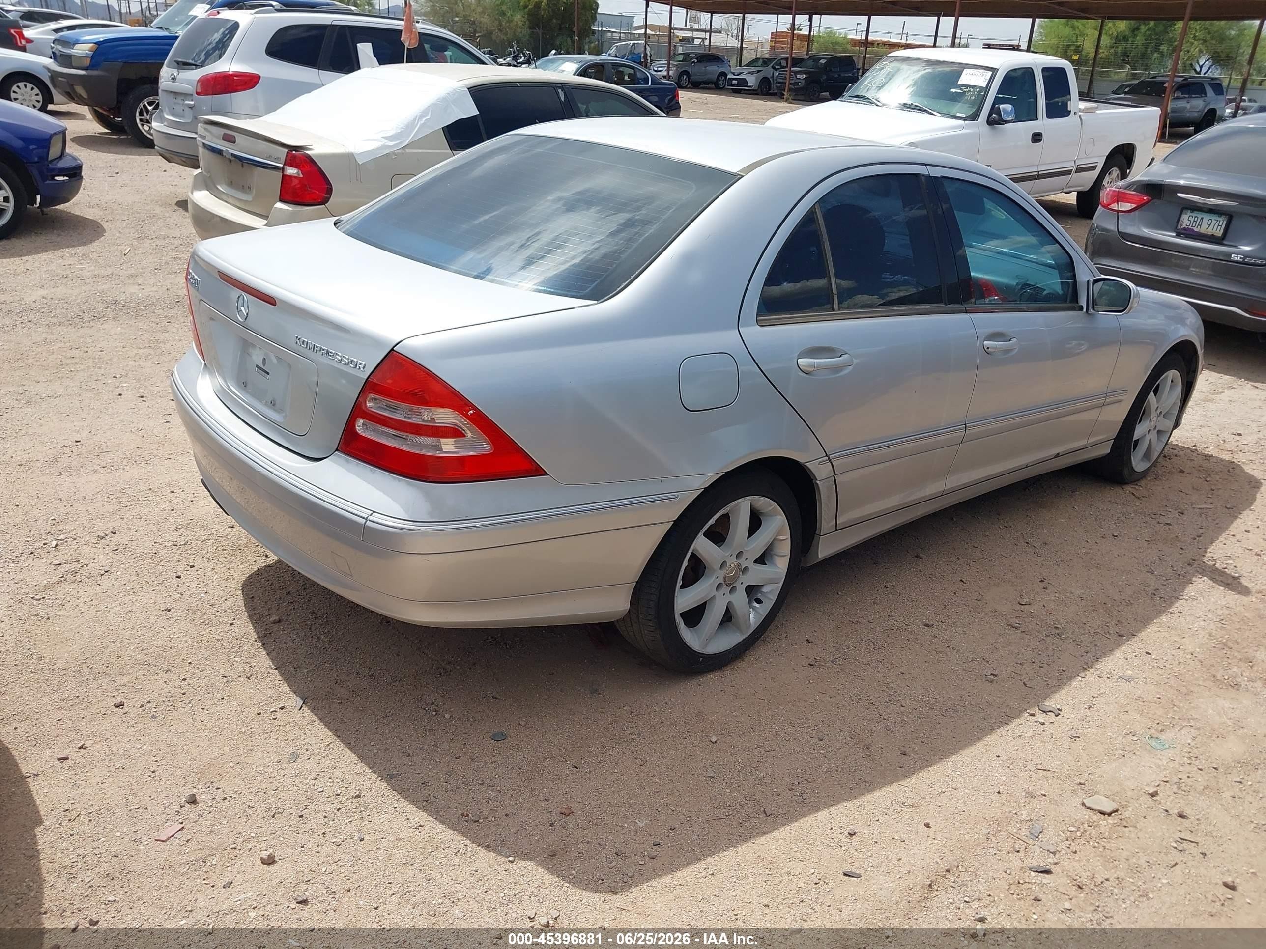 2003 Mercedes-benz C 230 Kompressor Sport Серебряный vin: WDBRF40J33A473197