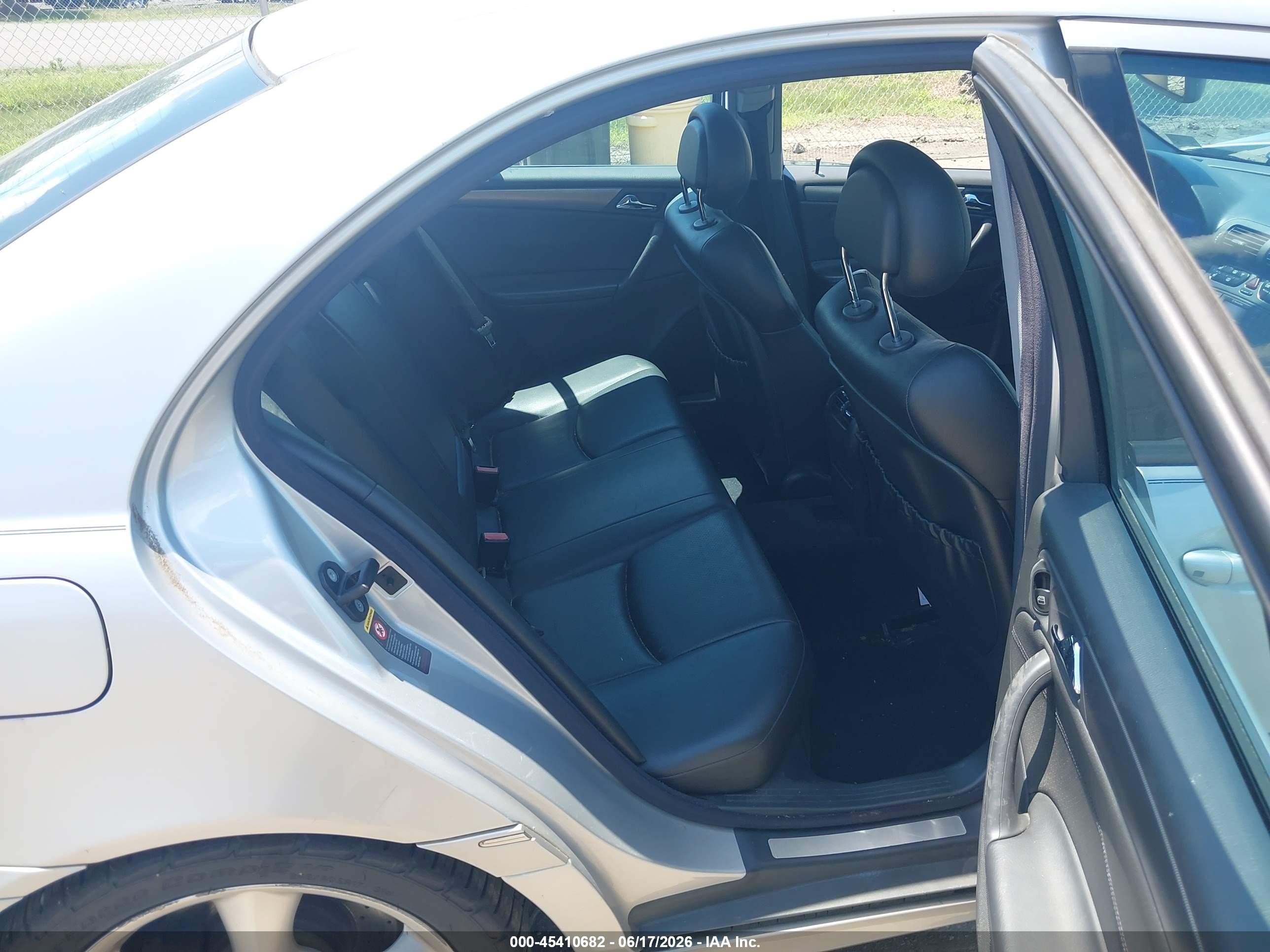 2004 Mercedes-benz C 230 Kompressor Sport/sport Silver vin: WDBRF40J34F487914