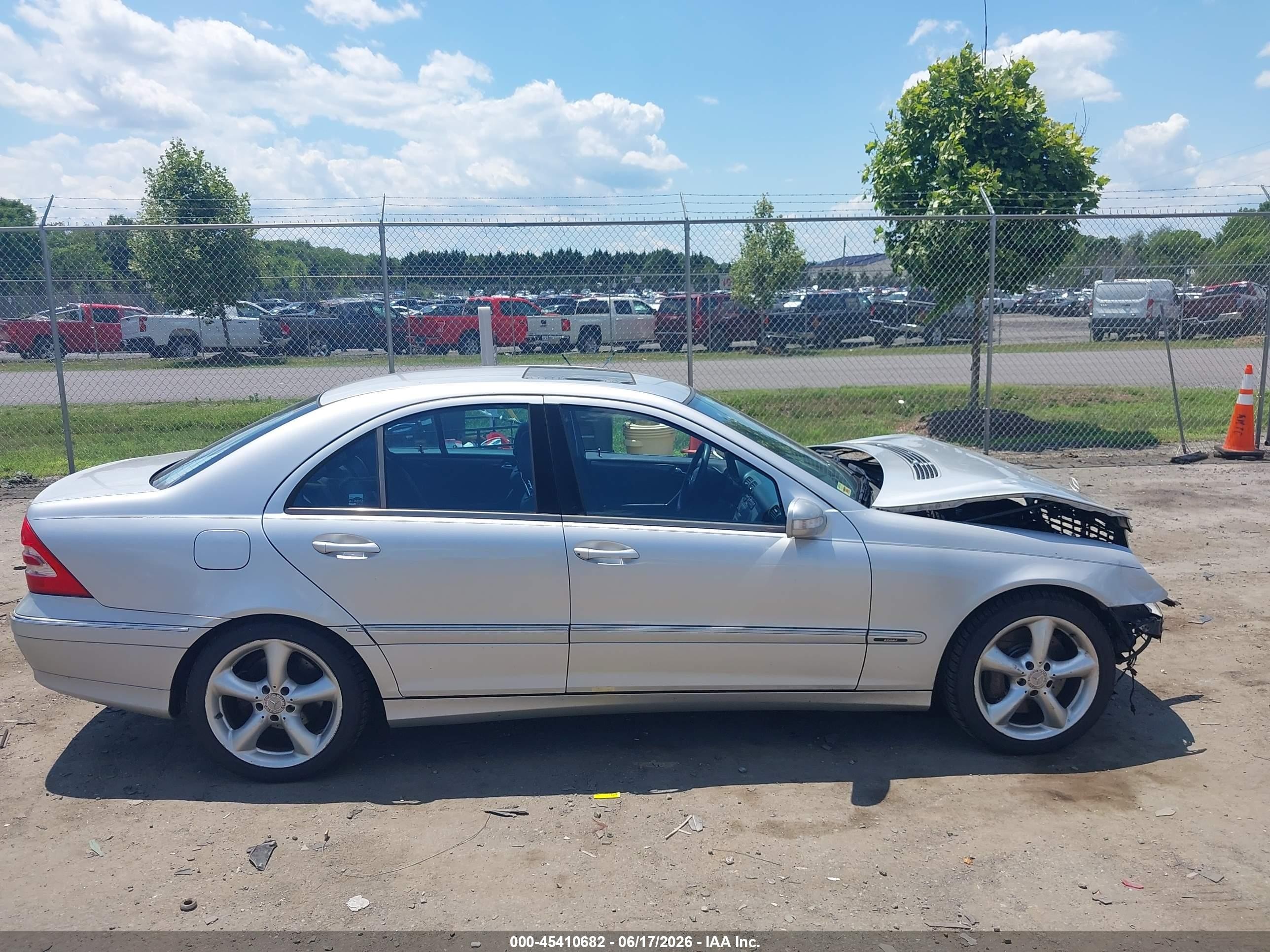 2004 Mercedes-benz C 230 Kompressor Sport/sport Silver vin: WDBRF40J34F487914