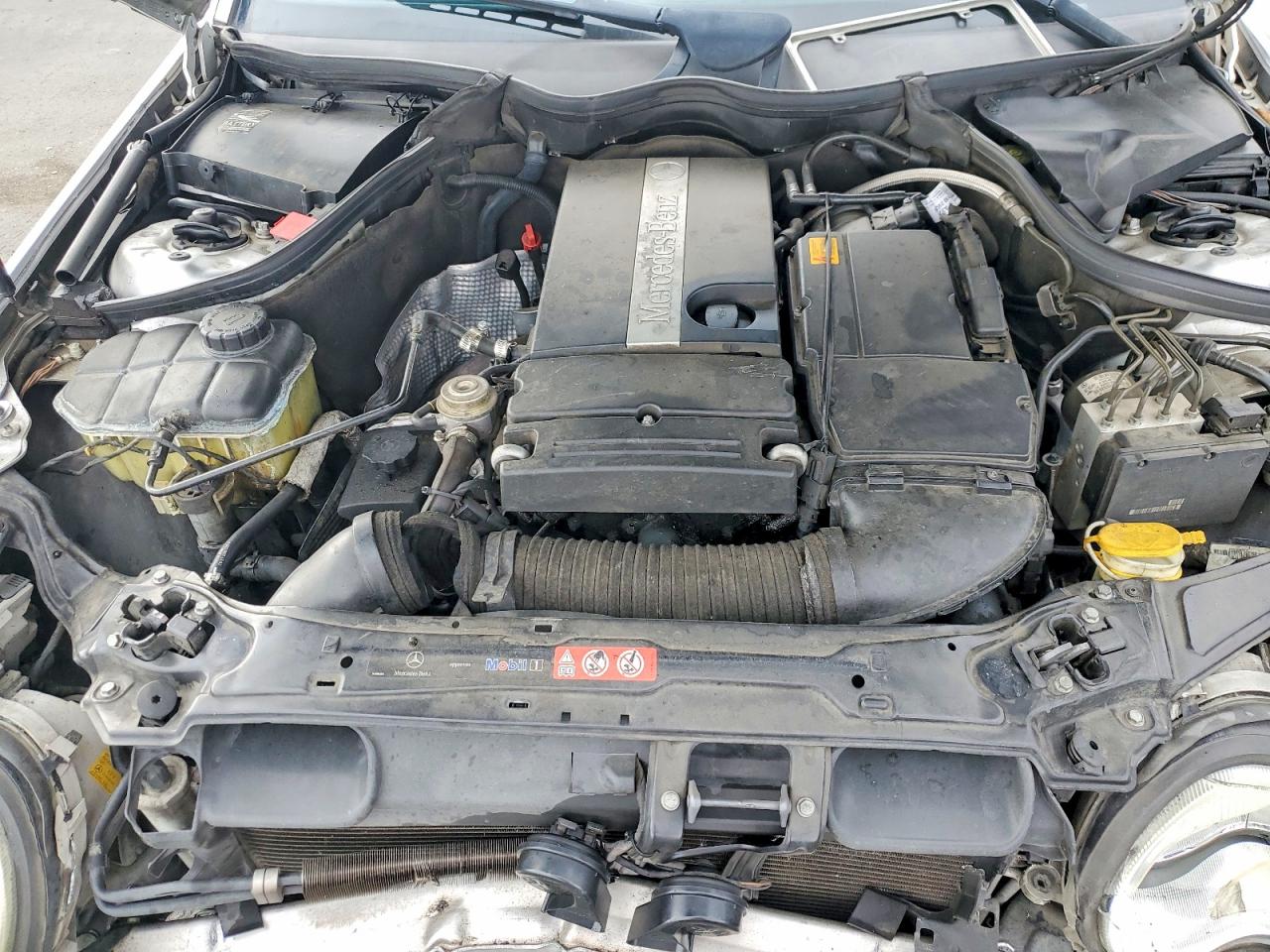 2004 Mercedes-benz C 230k Sport Sedan Серебряный vin: WDBRF40J34F531474