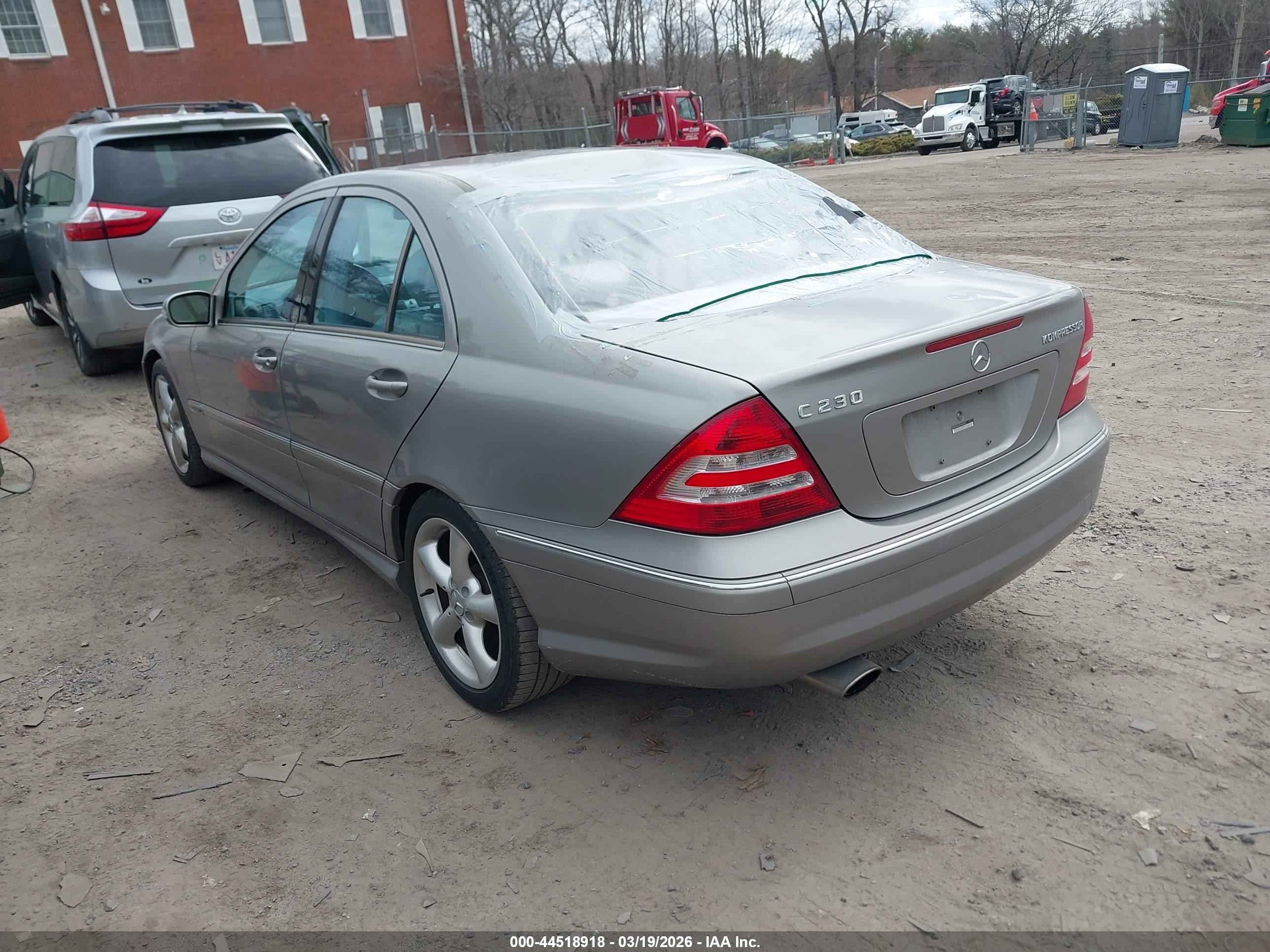 2005 Mercedes-benz C 230 Kompressor Sport Gold vin: WDBRF40J35F665659