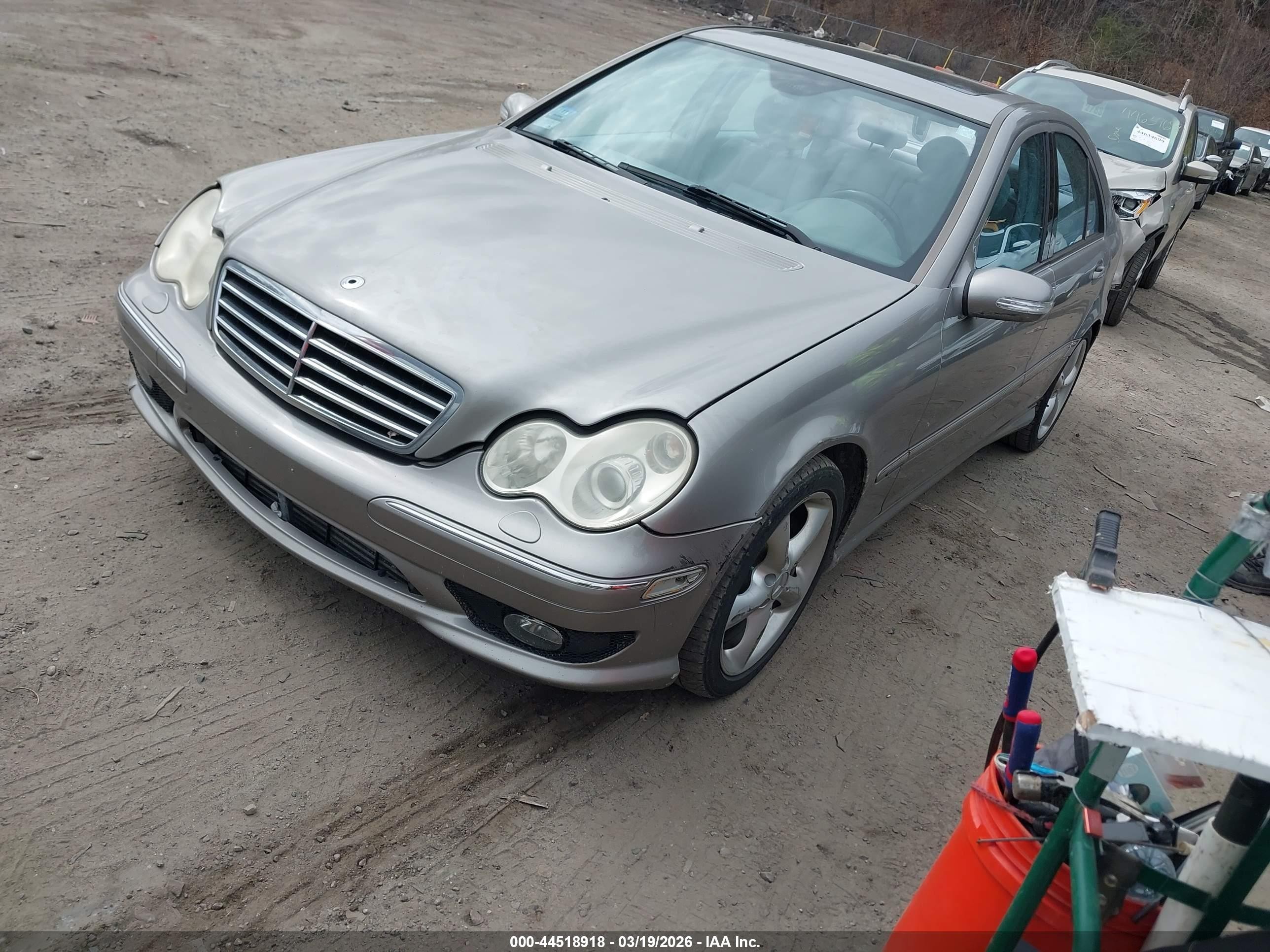 2005 Mercedes-benz C 230 Kompressor Sport Gold vin: WDBRF40J35F665659