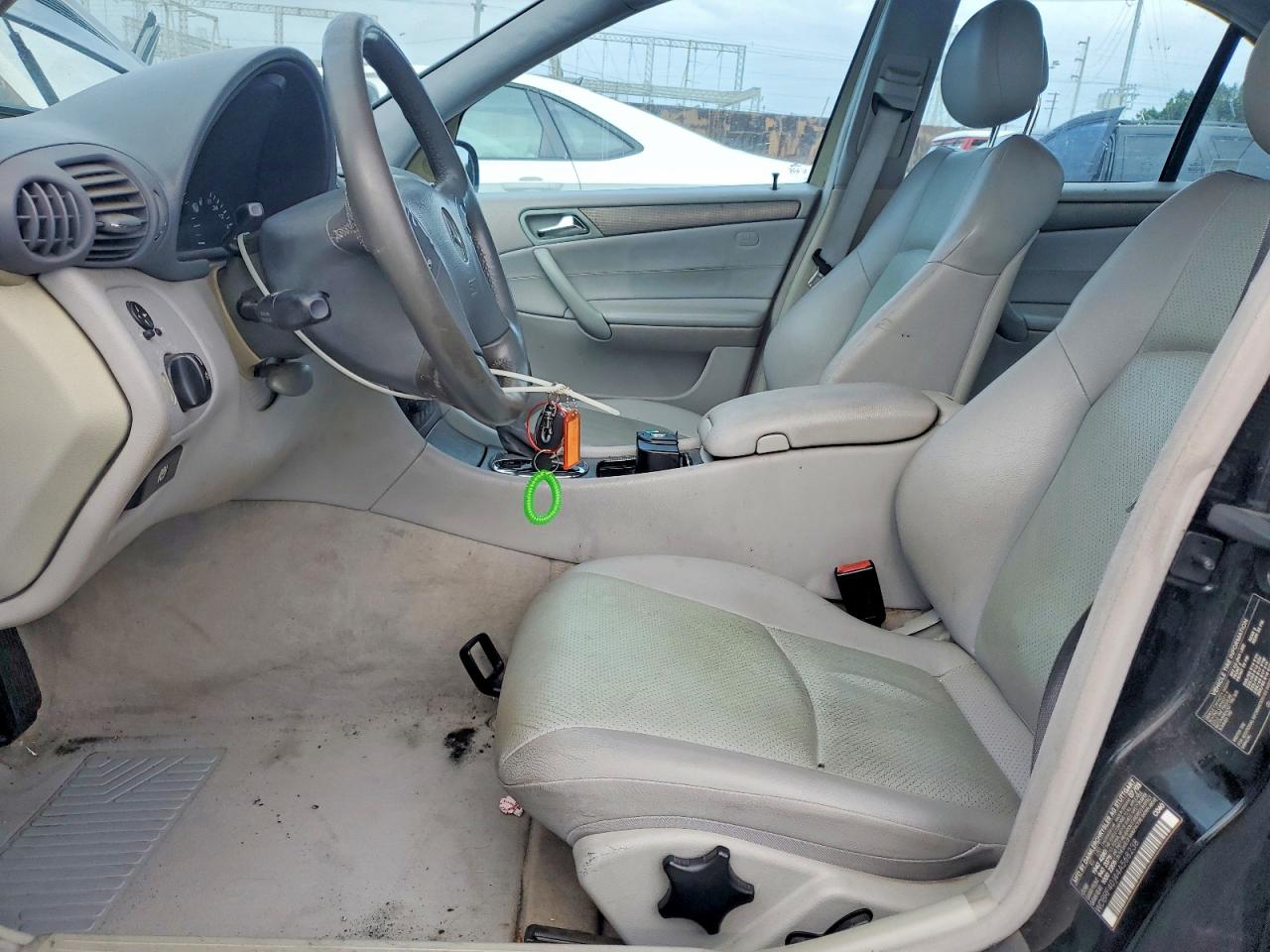 2004 Mercedes-benz C 230k Sport Sedan Черный vin: WDBRF40J44A568238