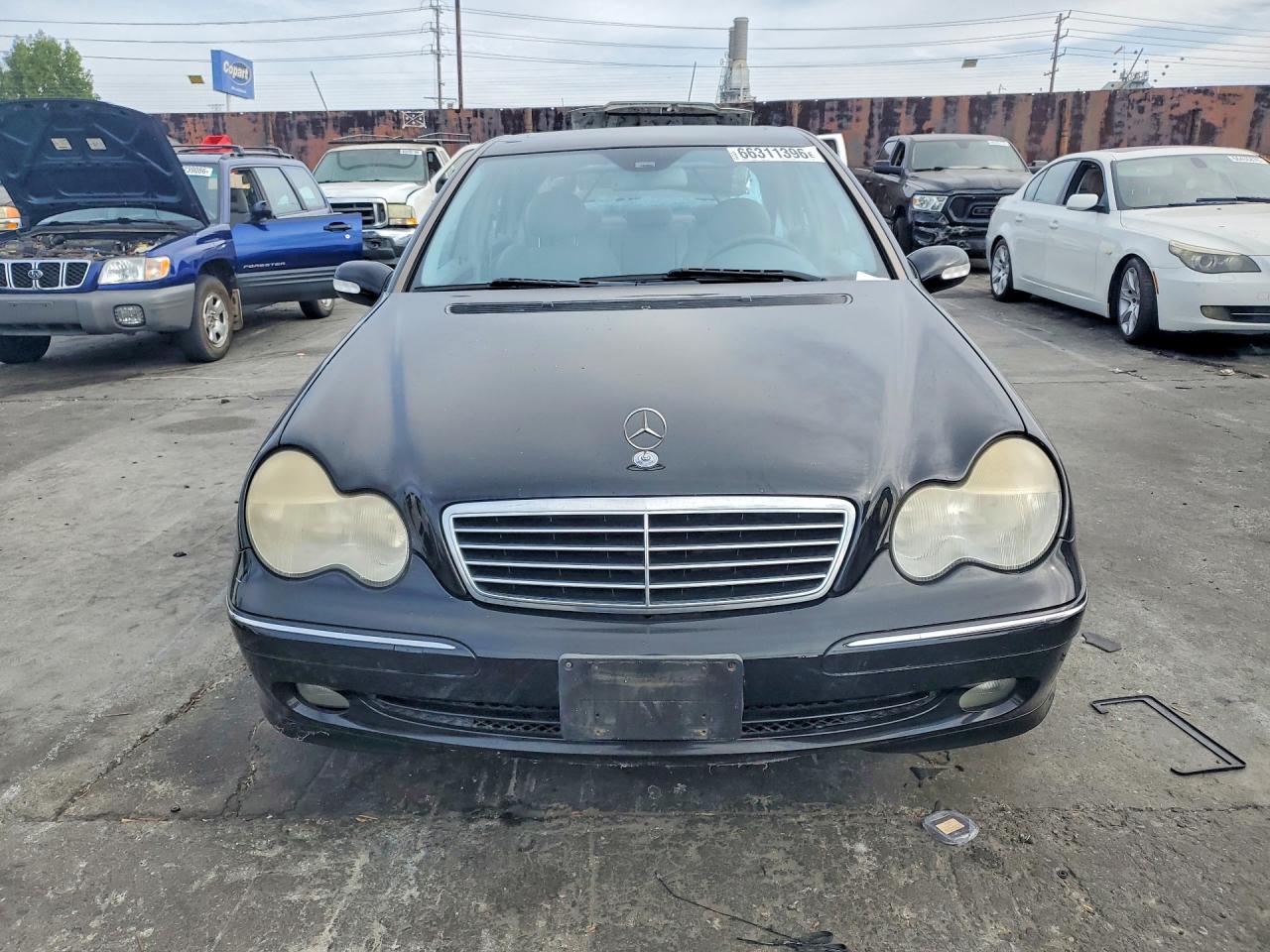 2004 Mercedes-benz C 230k Sport Sedan Черный vin: WDBRF40J44A568238