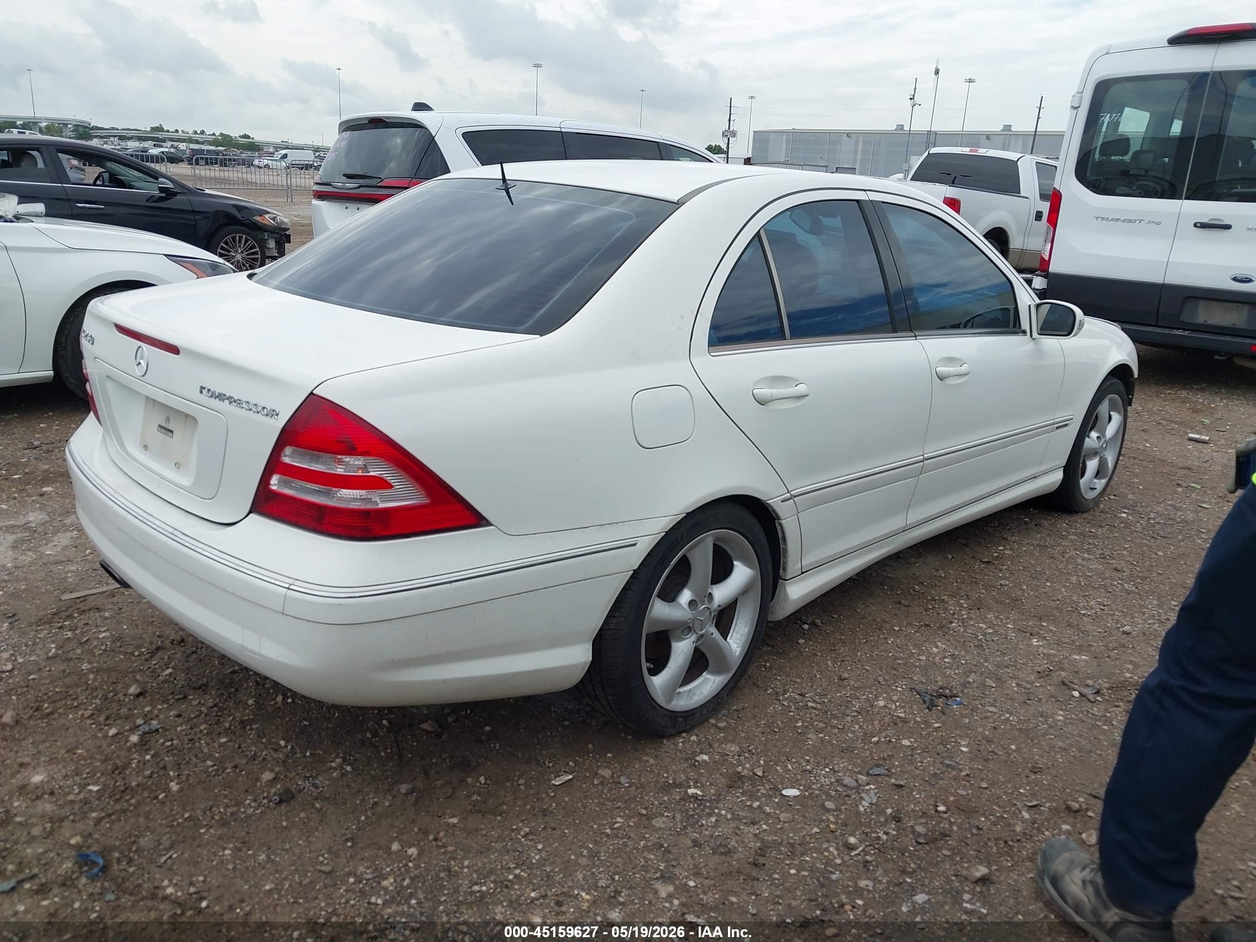2005 Mercedes-benz C 230 Kompressor Sport White vin: WDBRF40J45F611416