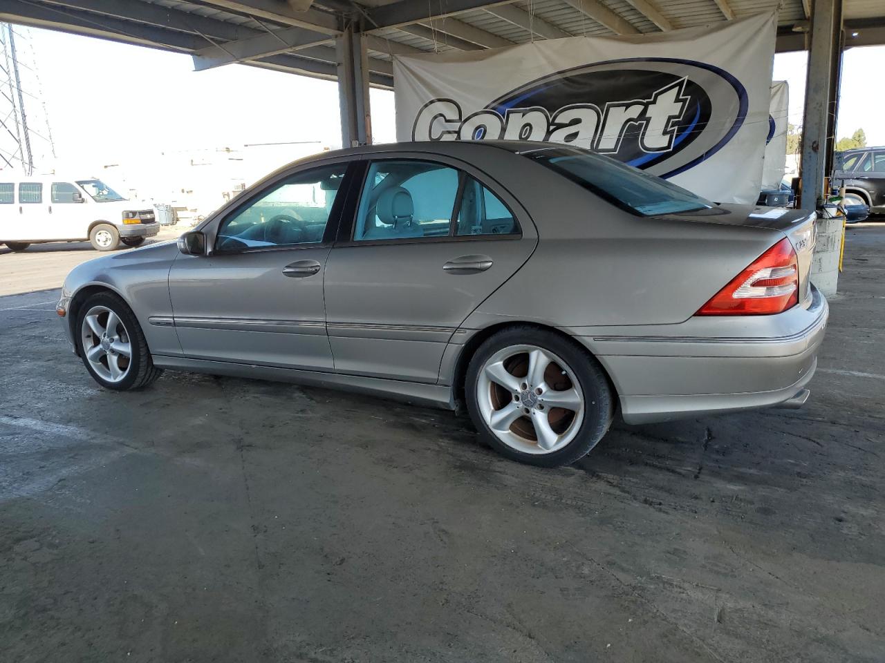2004 Mercedes-benz C 230k Sport Sedan Серебряный vin: WDBRF40J54F520346