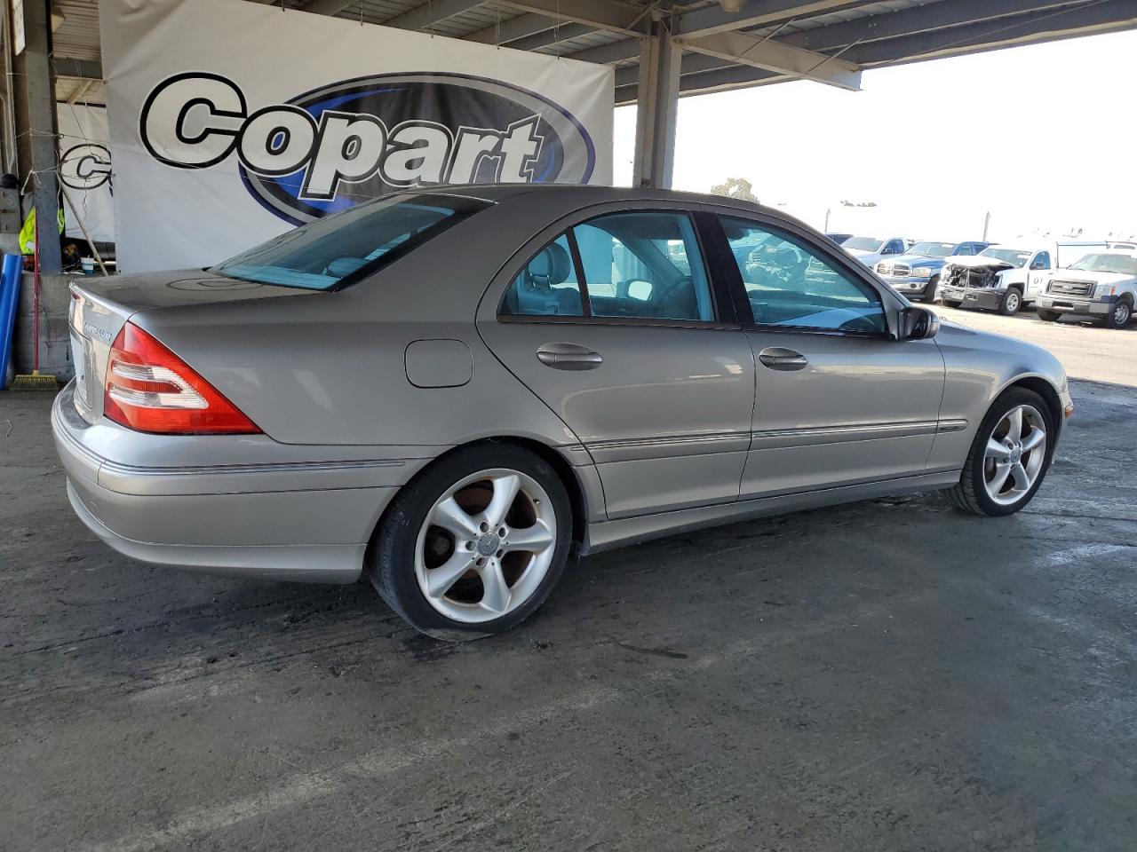 2004 Mercedes-benz C 230k Sport Sedan Серебряный vin: WDBRF40J54F520346