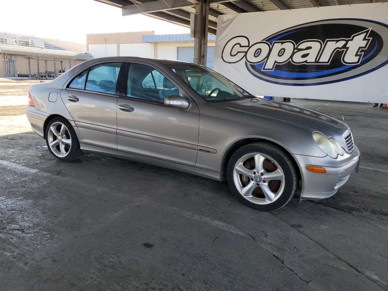 2004 Mercedes-benz C 230k Sport Sedan Серебряный vin: WDBRF40J54F520346
