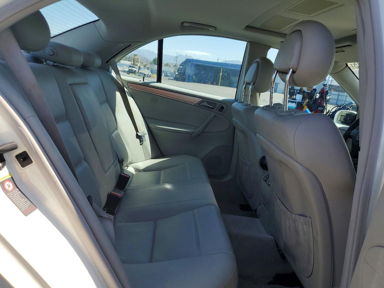 2005 Mercedes-benz C 230k Sport Sedan White vin: WDBRF40J55A707956