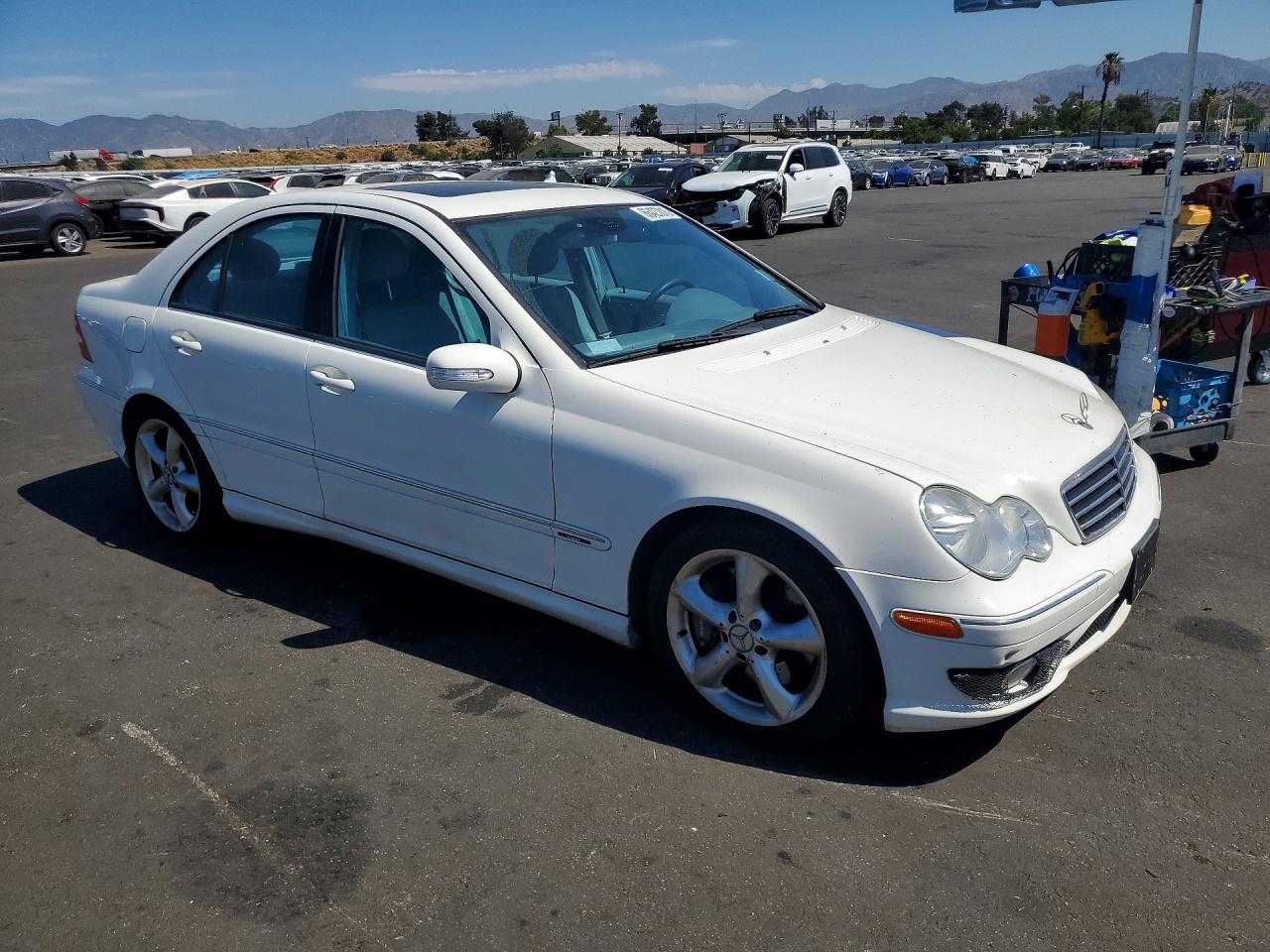 2005 Mercedes-benz C 230k Sport Sedan White vin: WDBRF40J55A707956