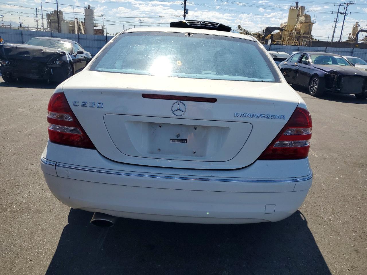 2005 Mercedes-benz C 230k Sport Sedan White vin: WDBRF40J55A707956