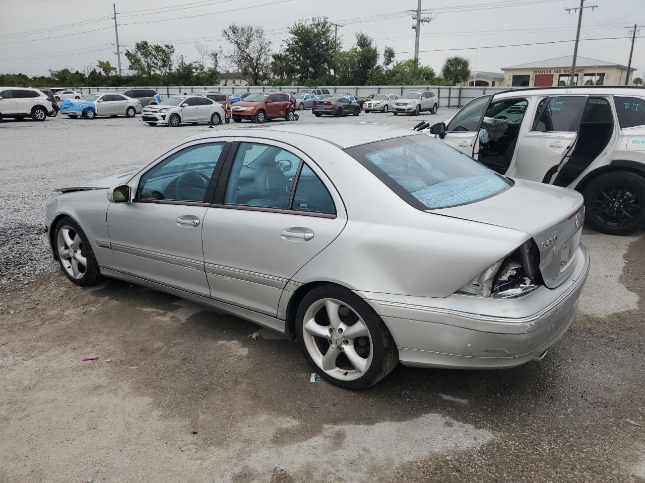 2004 Mercedes-benz C 230k Sport Sedan Silver vin: WDBRF40J64F553534
