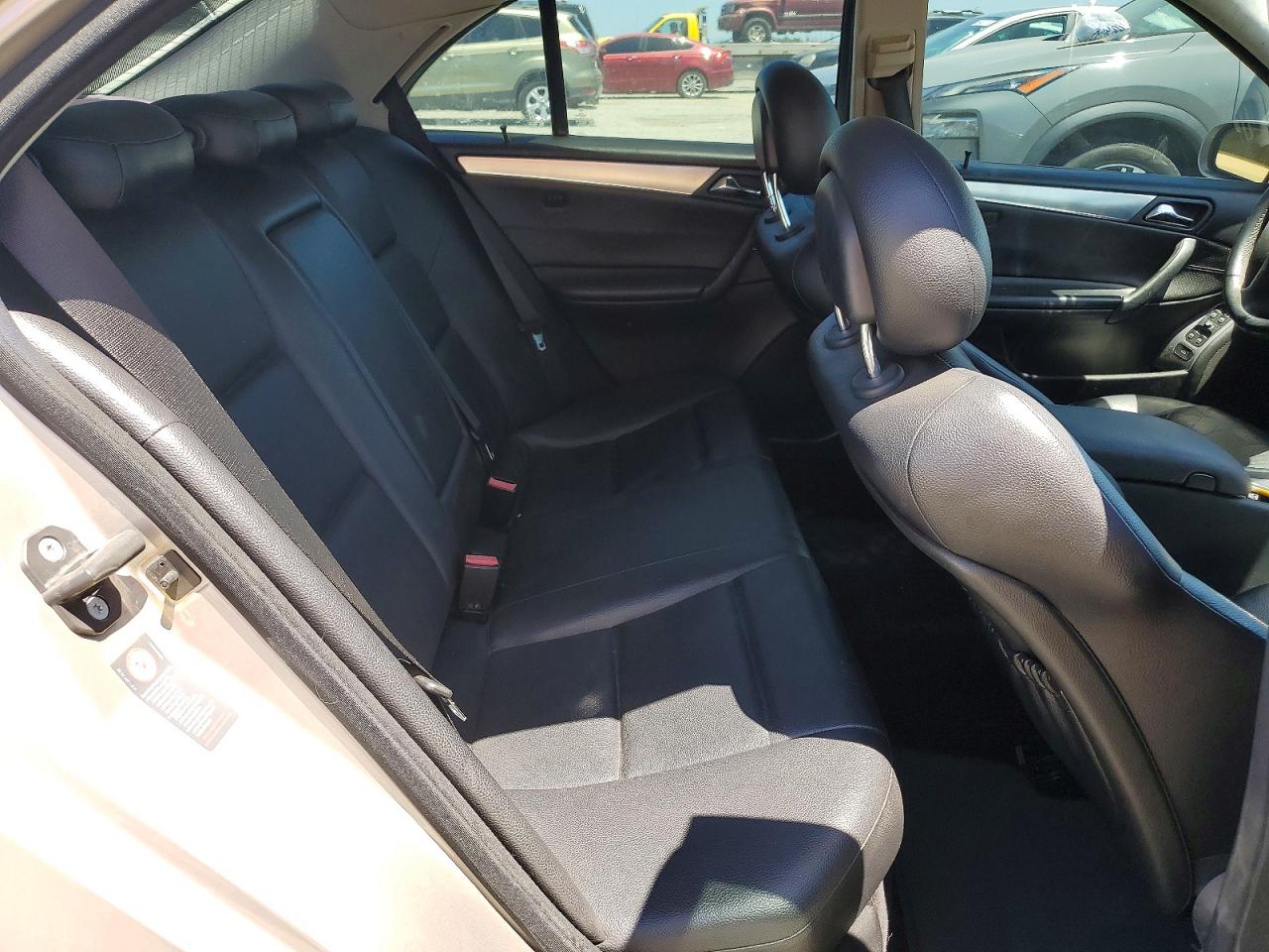 2005 Mercedes-benz C 230k Sport Sedan Золотой vin: WDBRF40J65F619324