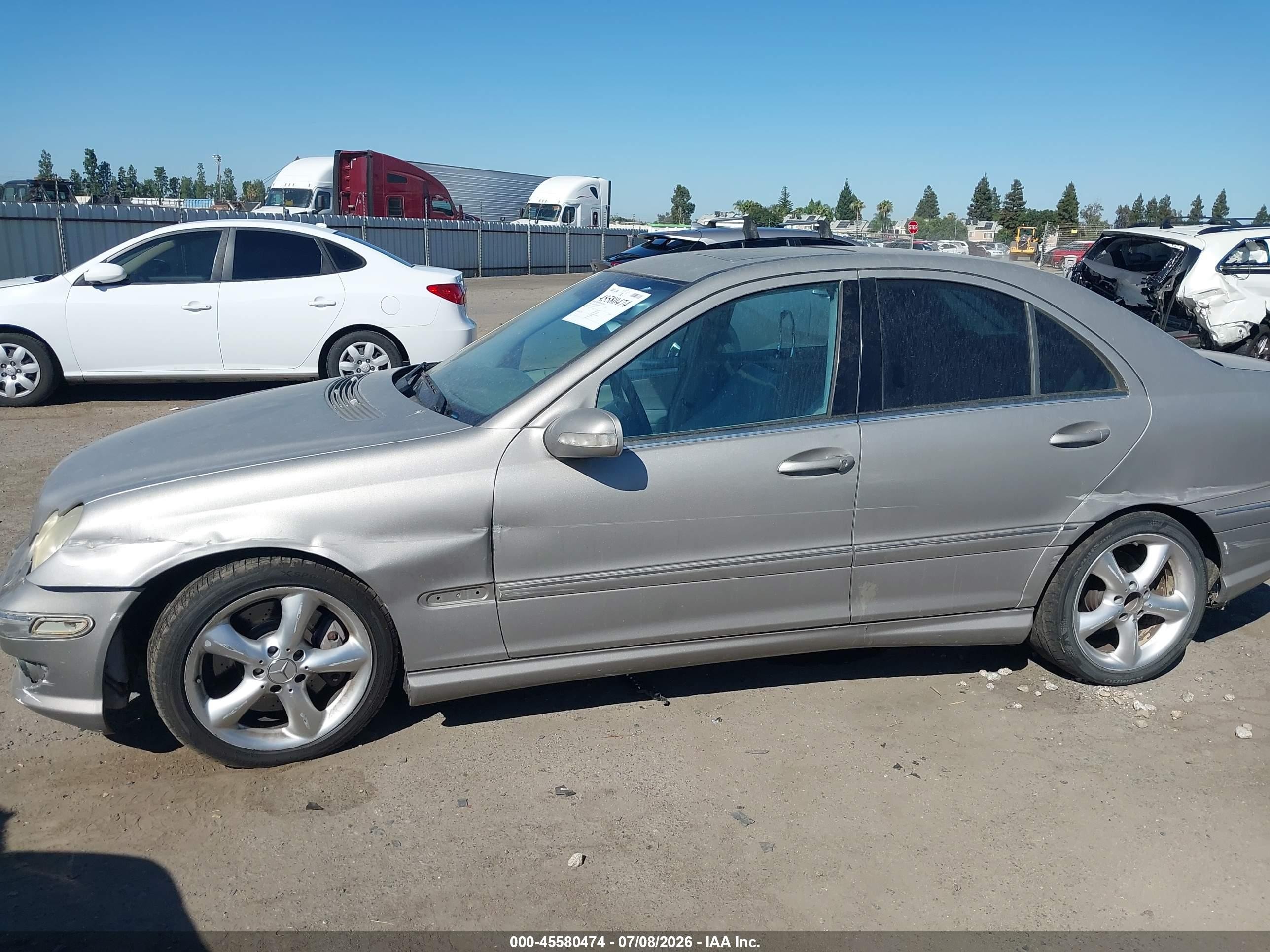 2005 Mercedes-benz C 230 Kompressor Sport Бежевый vin: WDBRF40J75F624239