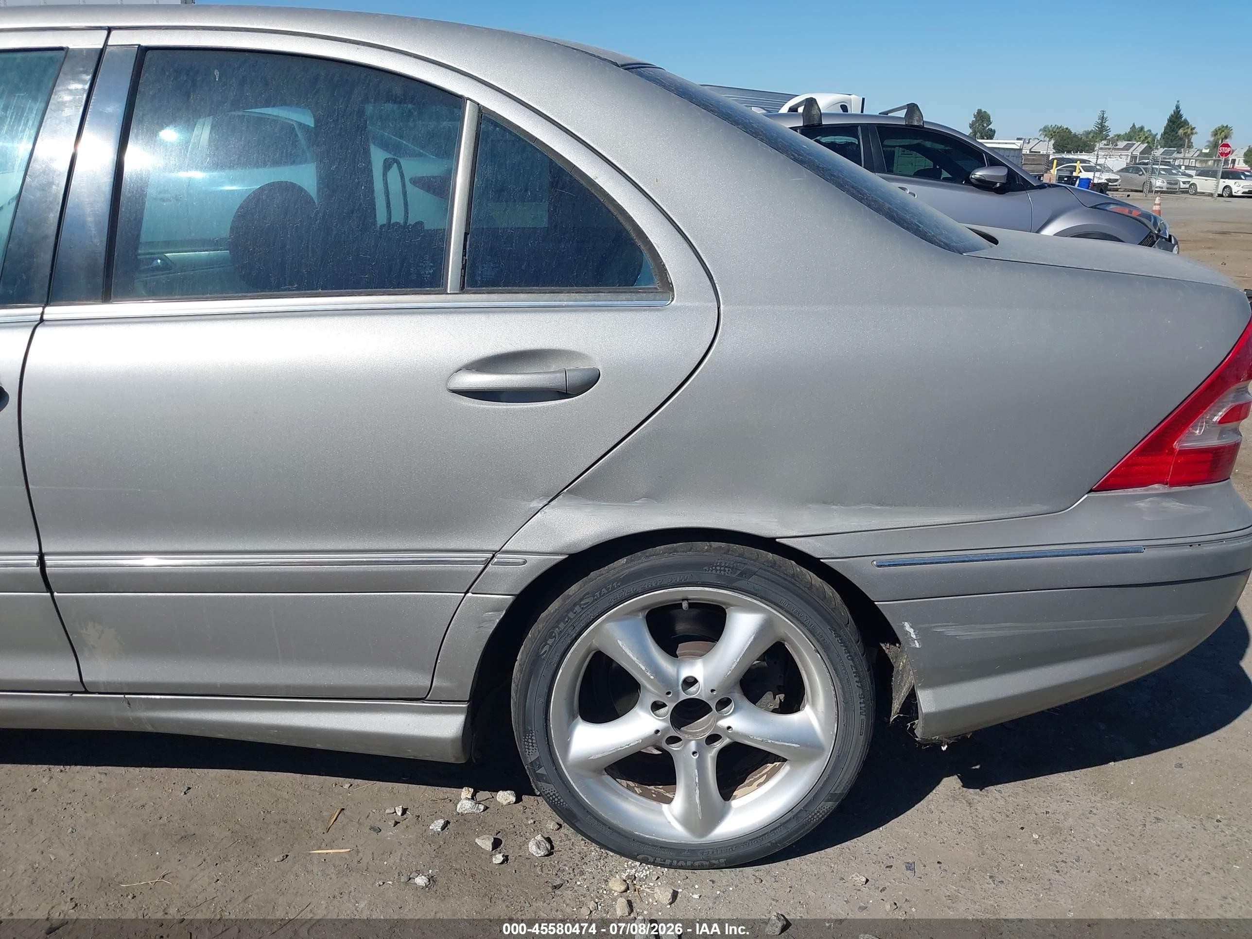 2005 Mercedes-benz C 230 Kompressor Sport Beige vin: WDBRF40J75F624239