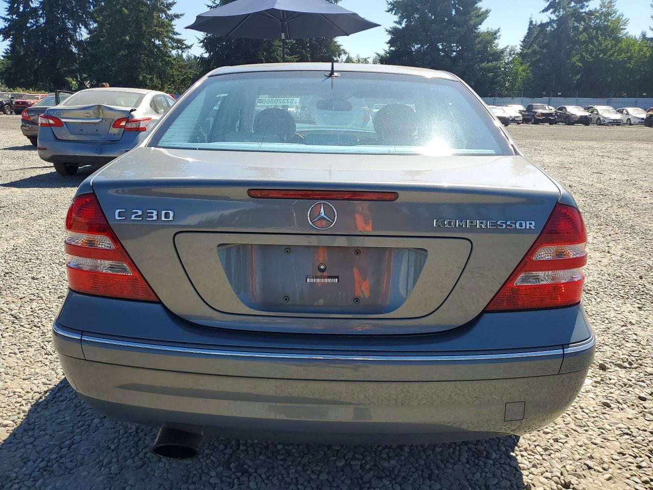 2005 Mercedes-benz C 230k Sport Sedan Серый vin: WDBRF40J75F706553