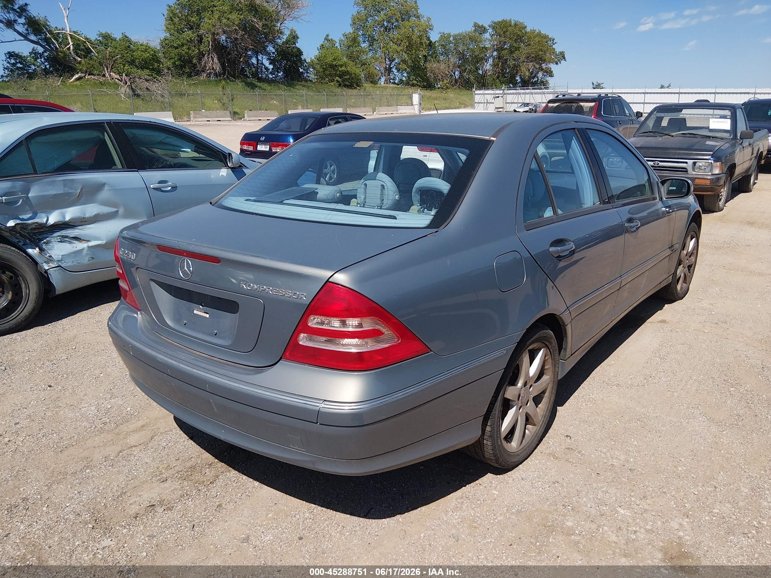 2004 Mercedes-benz C 230k Sport Sedan Light Blue vin: WDBRF40J84A558988