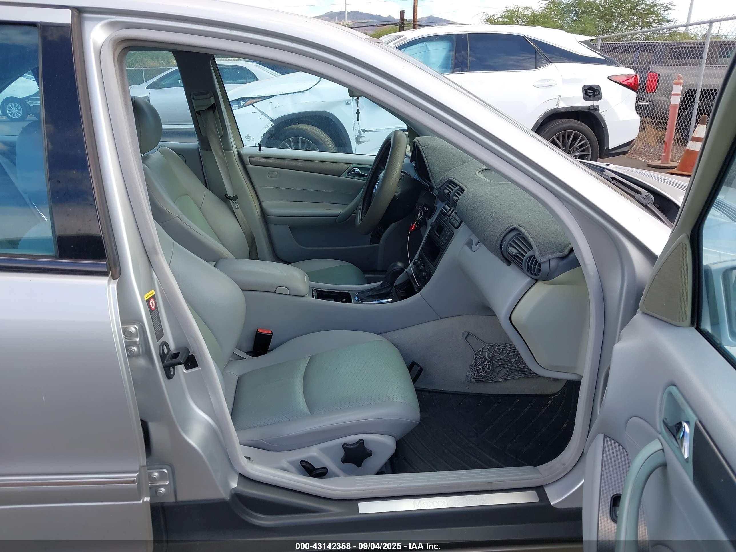 2004 Mercedes-benz C 230 Kompressor Sport/sport Silver vin: WDBRF40J84A635925